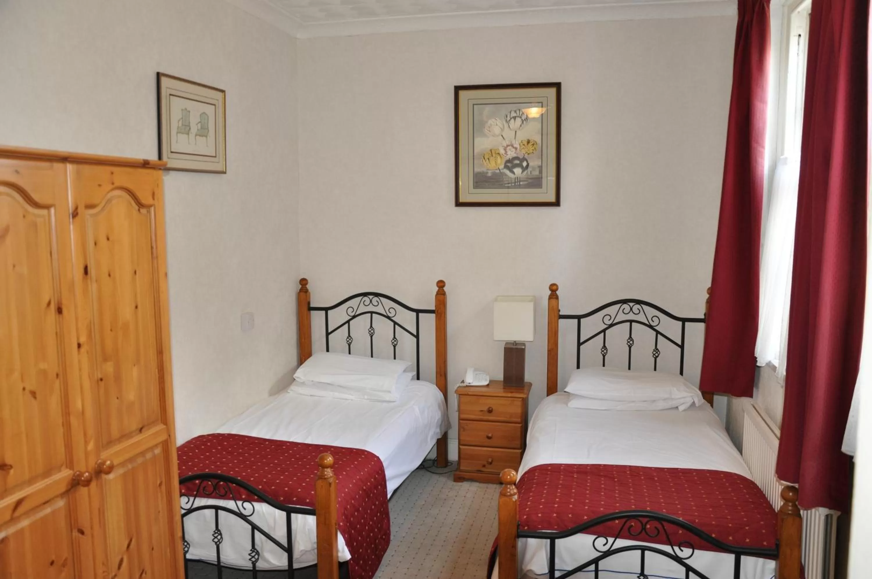 Bed in The Roundabout Hotel