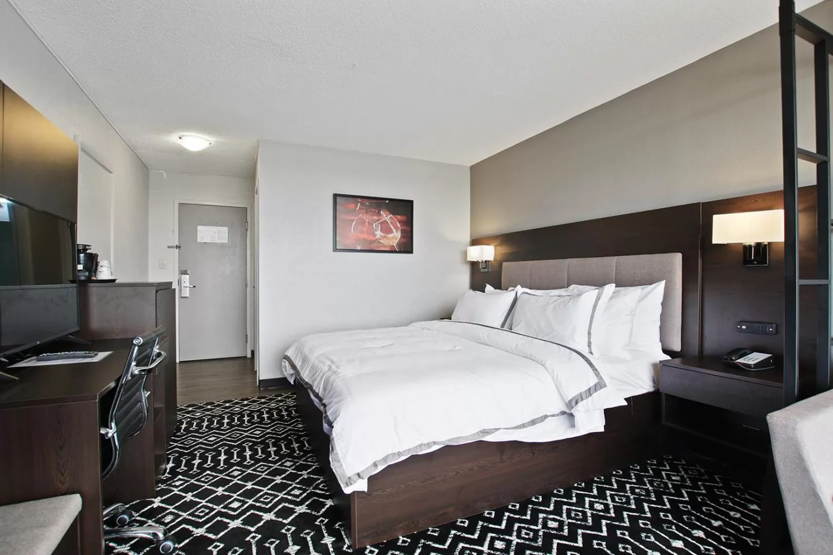 Photo of the whole room, Bed in The Resort at Lake of the Ozarks