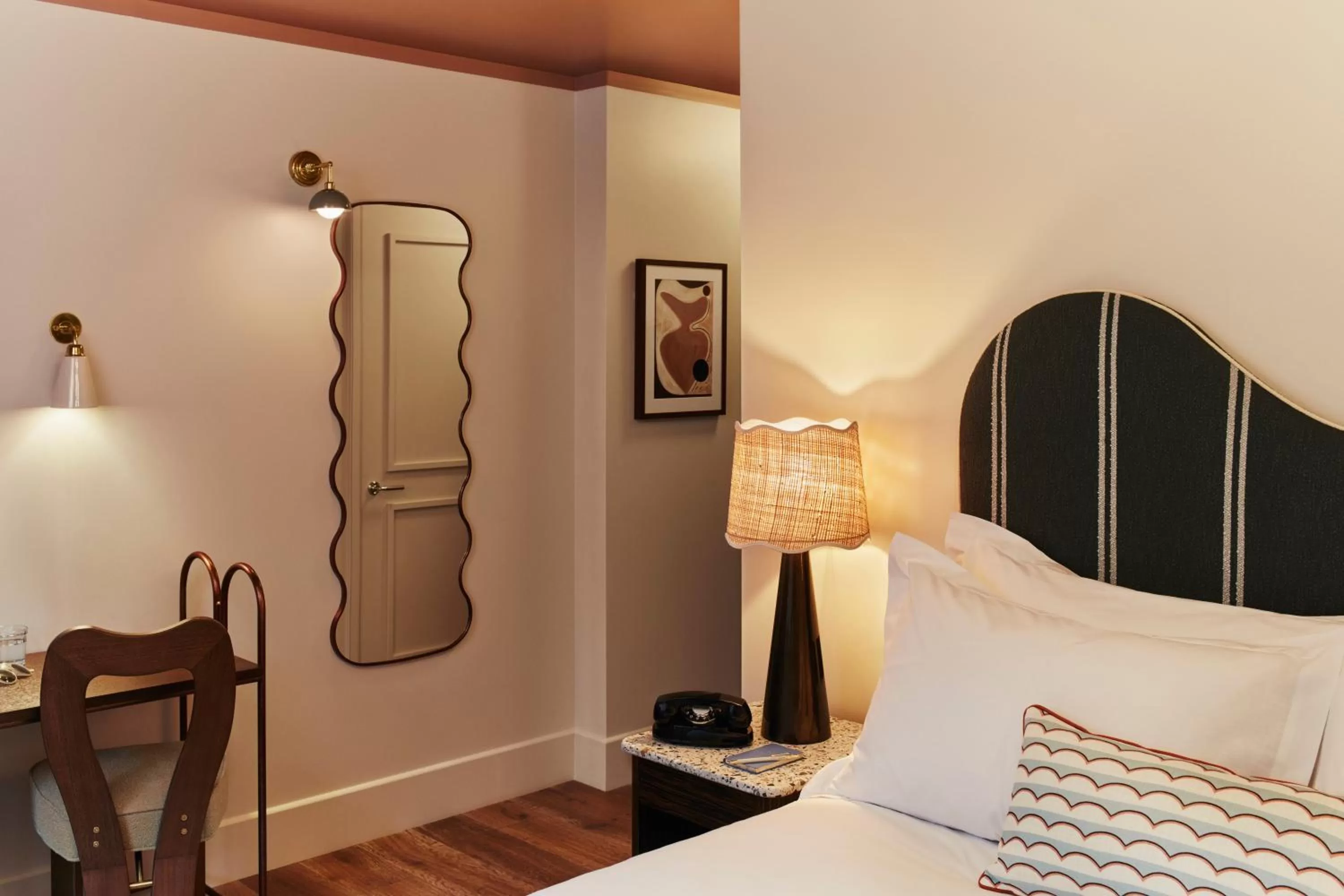 Bedroom, Bed in The Hoxton, Shepherds Bush