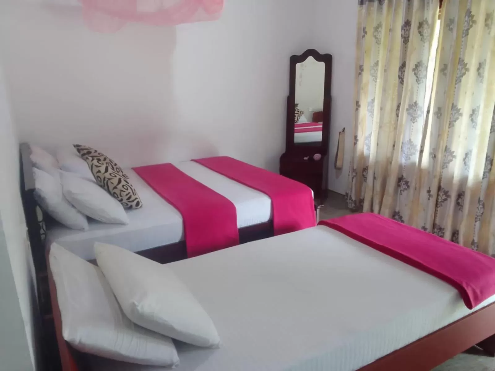 Living room, Bed in Silent Nest