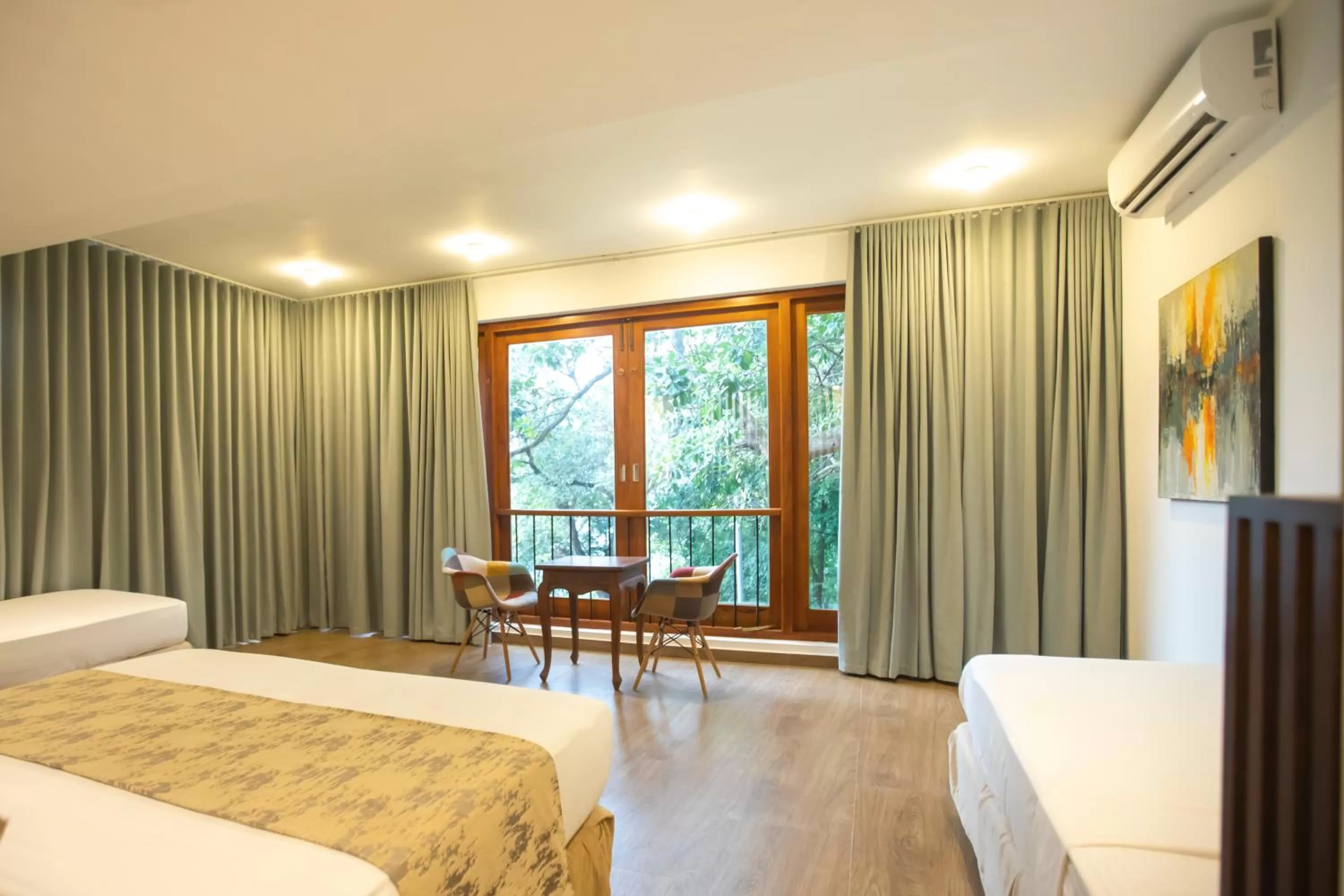 Family, Bed in Birds Park Polgahawela