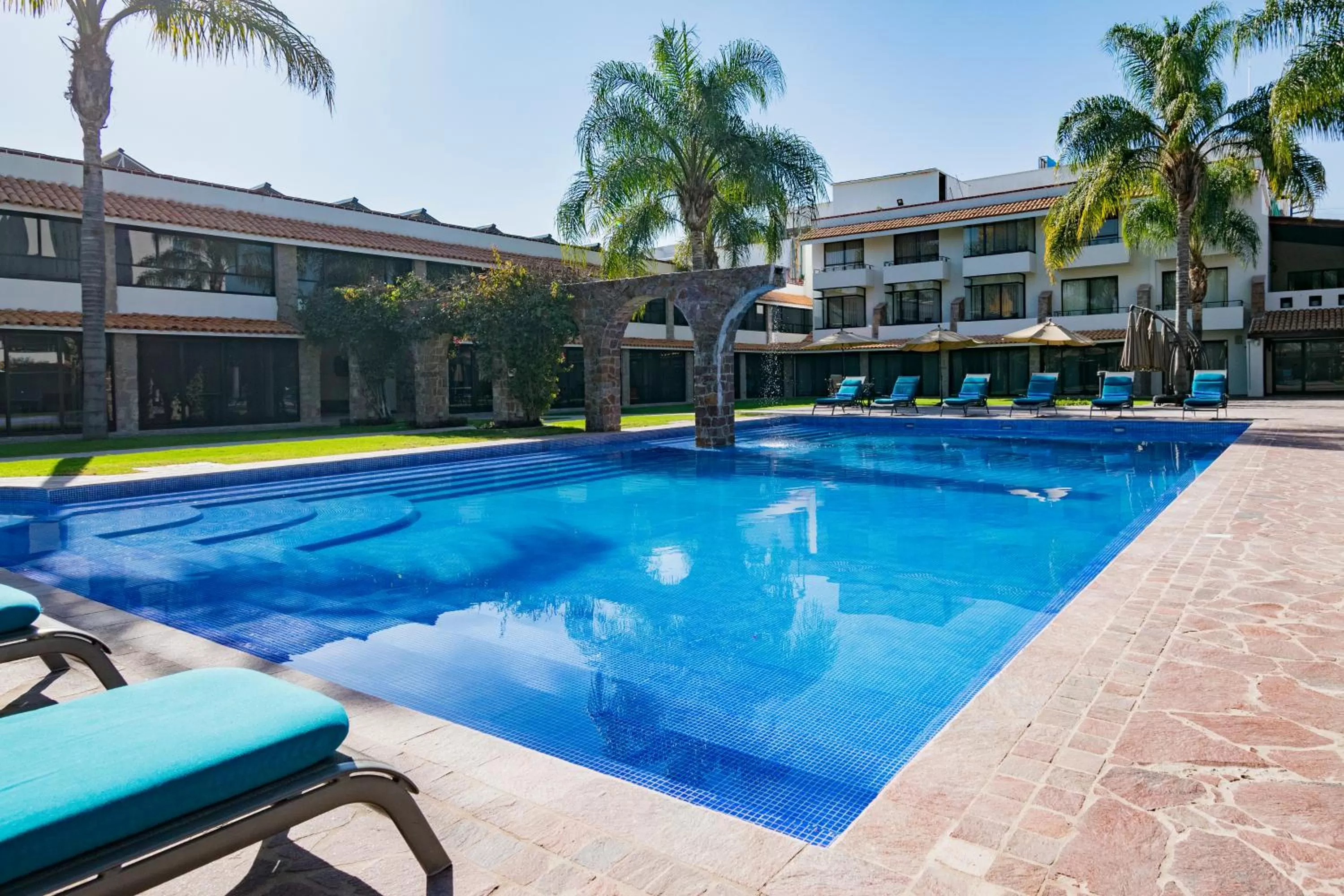 Swimming pool in Real de Minas Poliforum