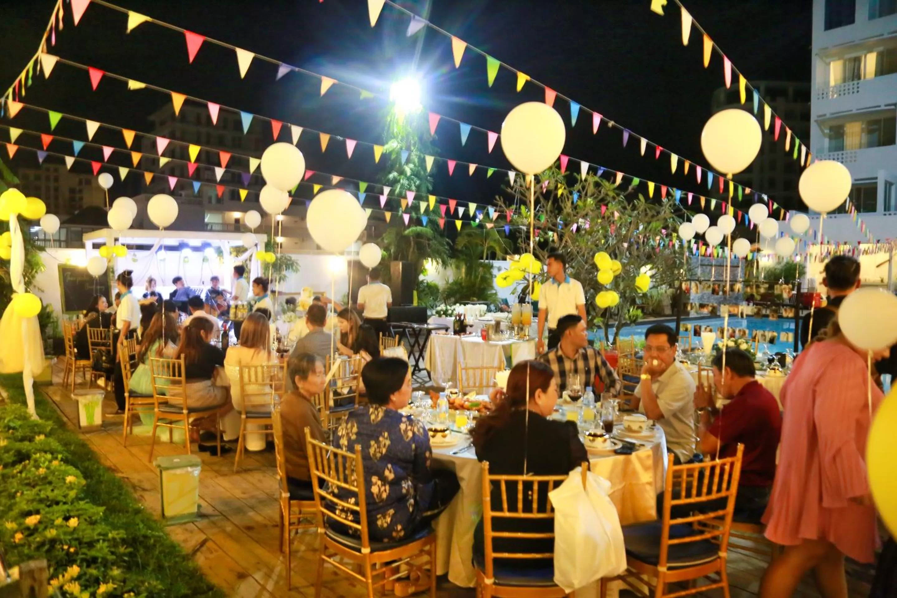 Restaurant/places to eat in Naiya Sea Resort