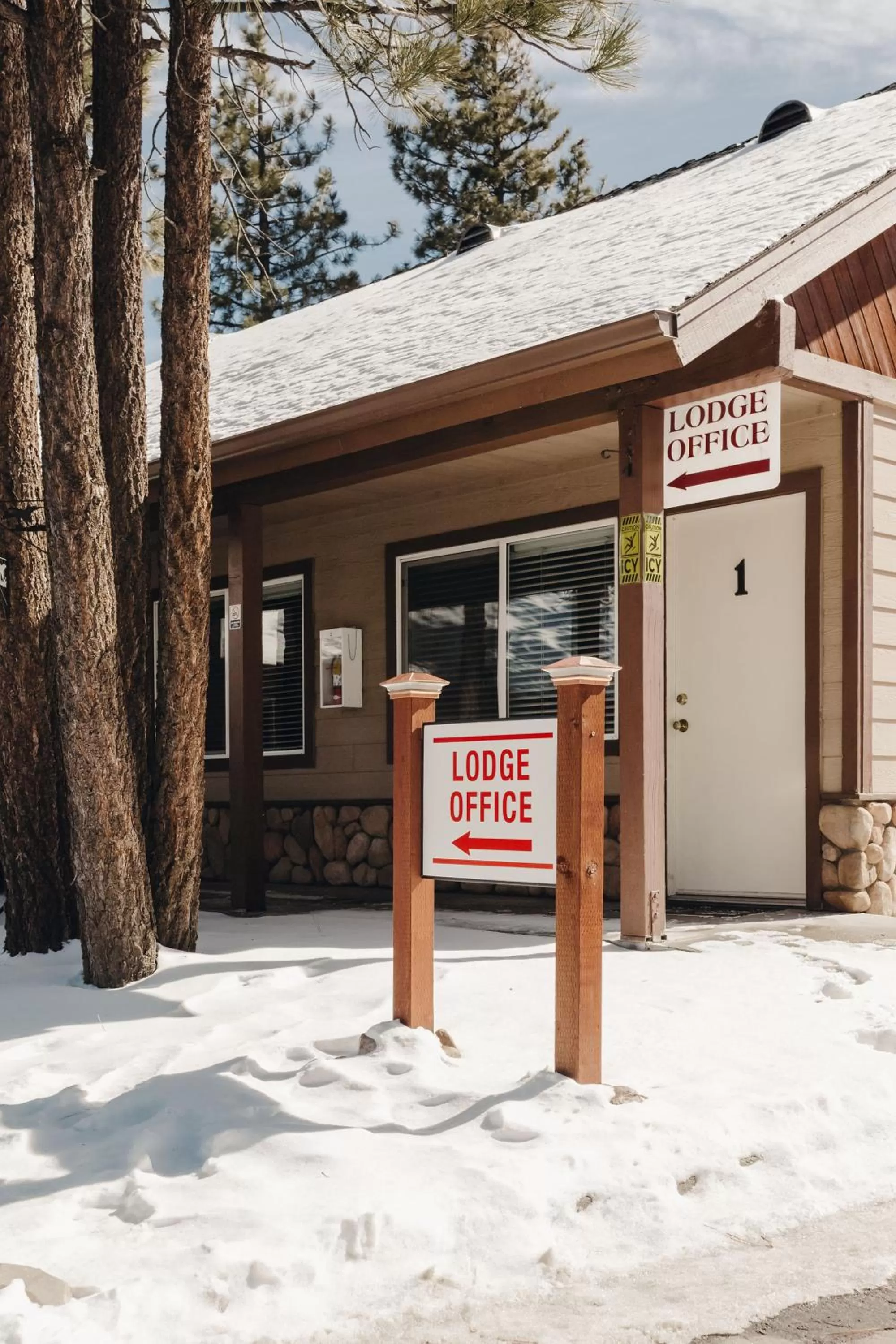 Winter in Vintage Lakeside Inn