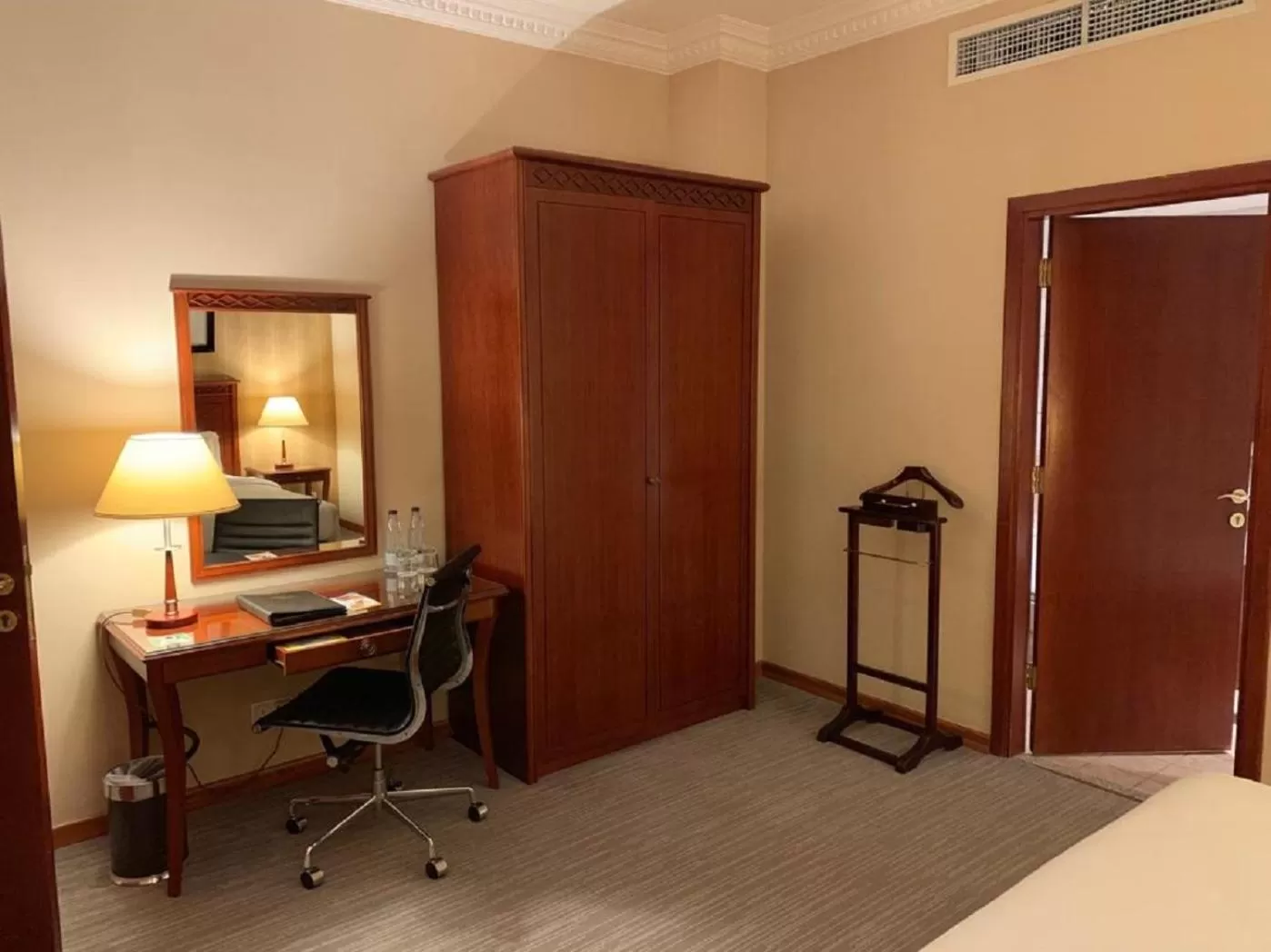 Bedroom in Executives Hotel - Olaya