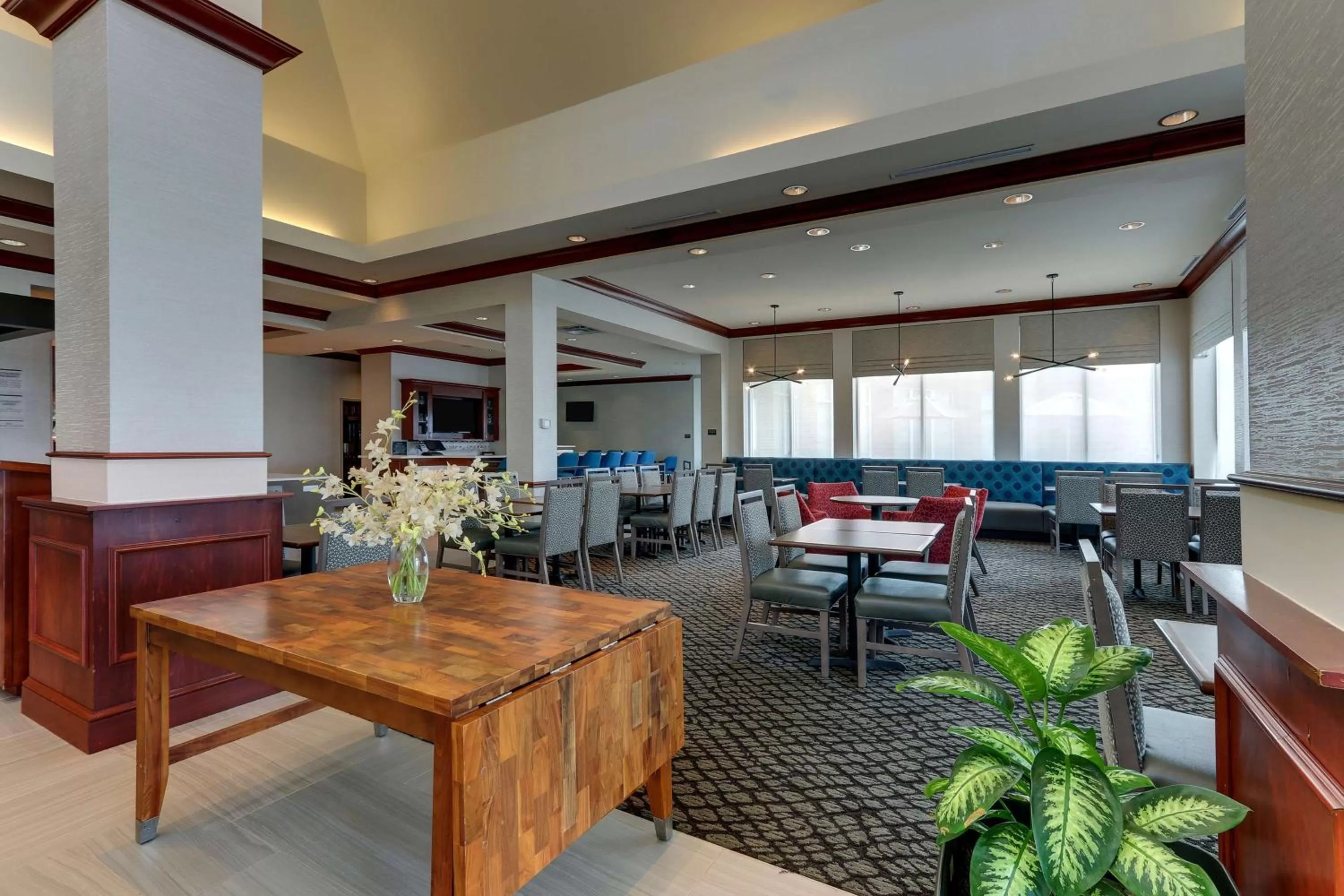 Restaurant/places to eat in Hilton Garden Inn Indianapolis Airport