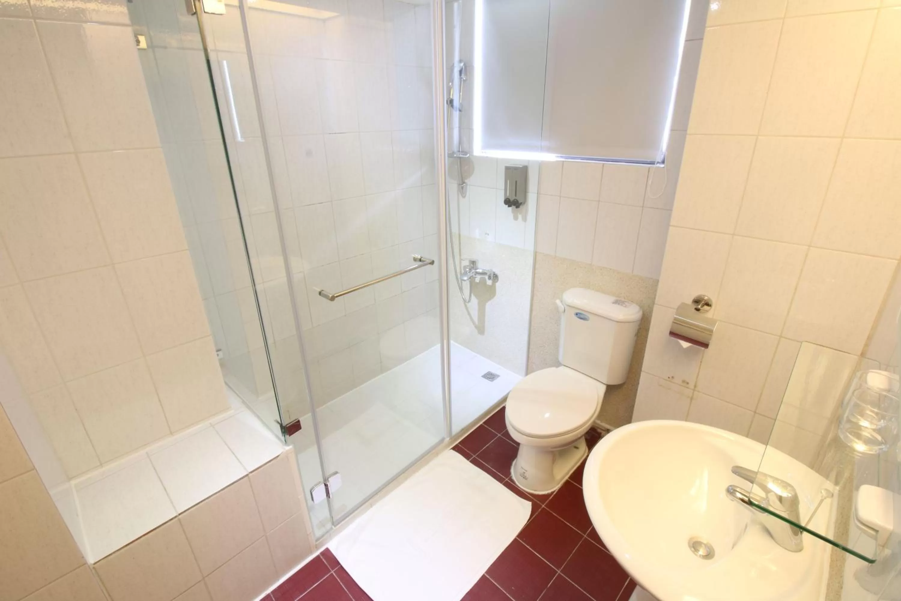 Bathroom in Simple Life Kaohsiung