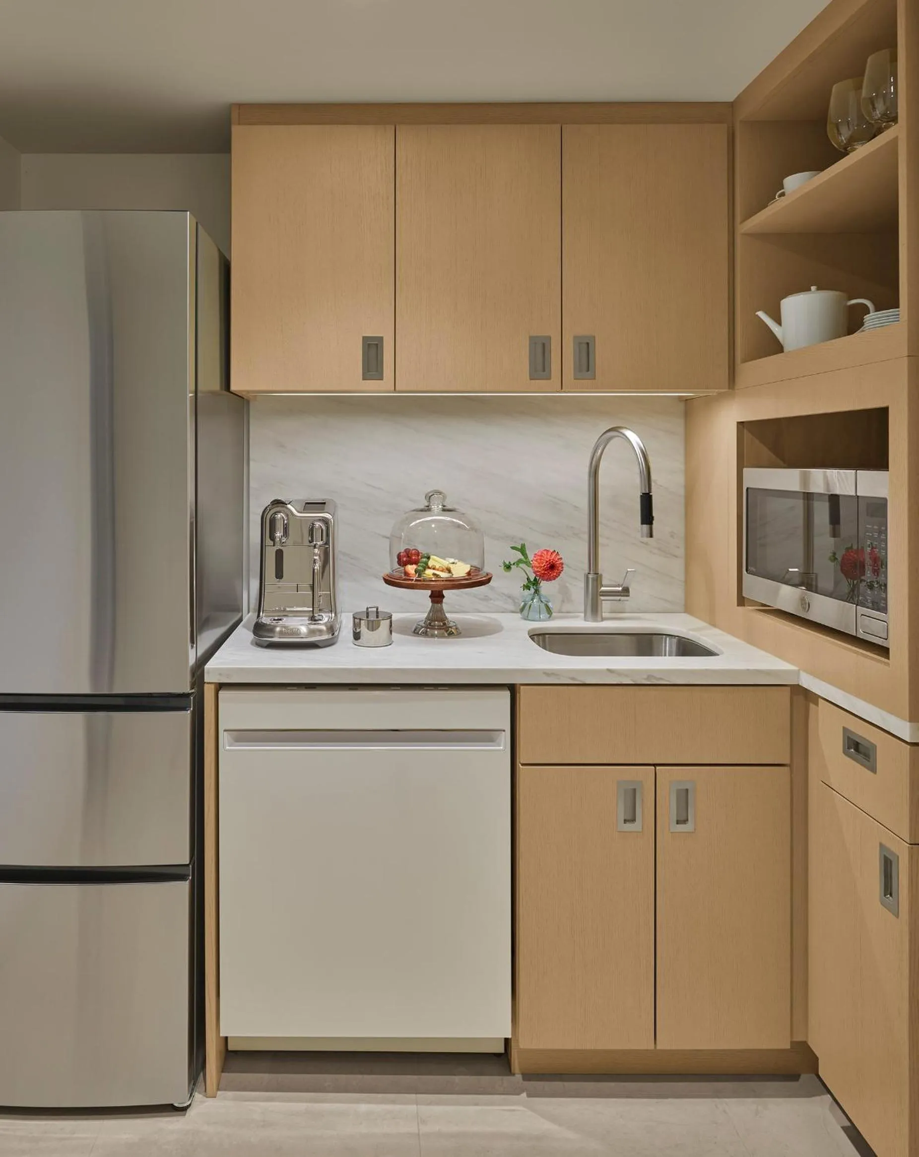 Coffee/tea facilities in The Newbury Boston