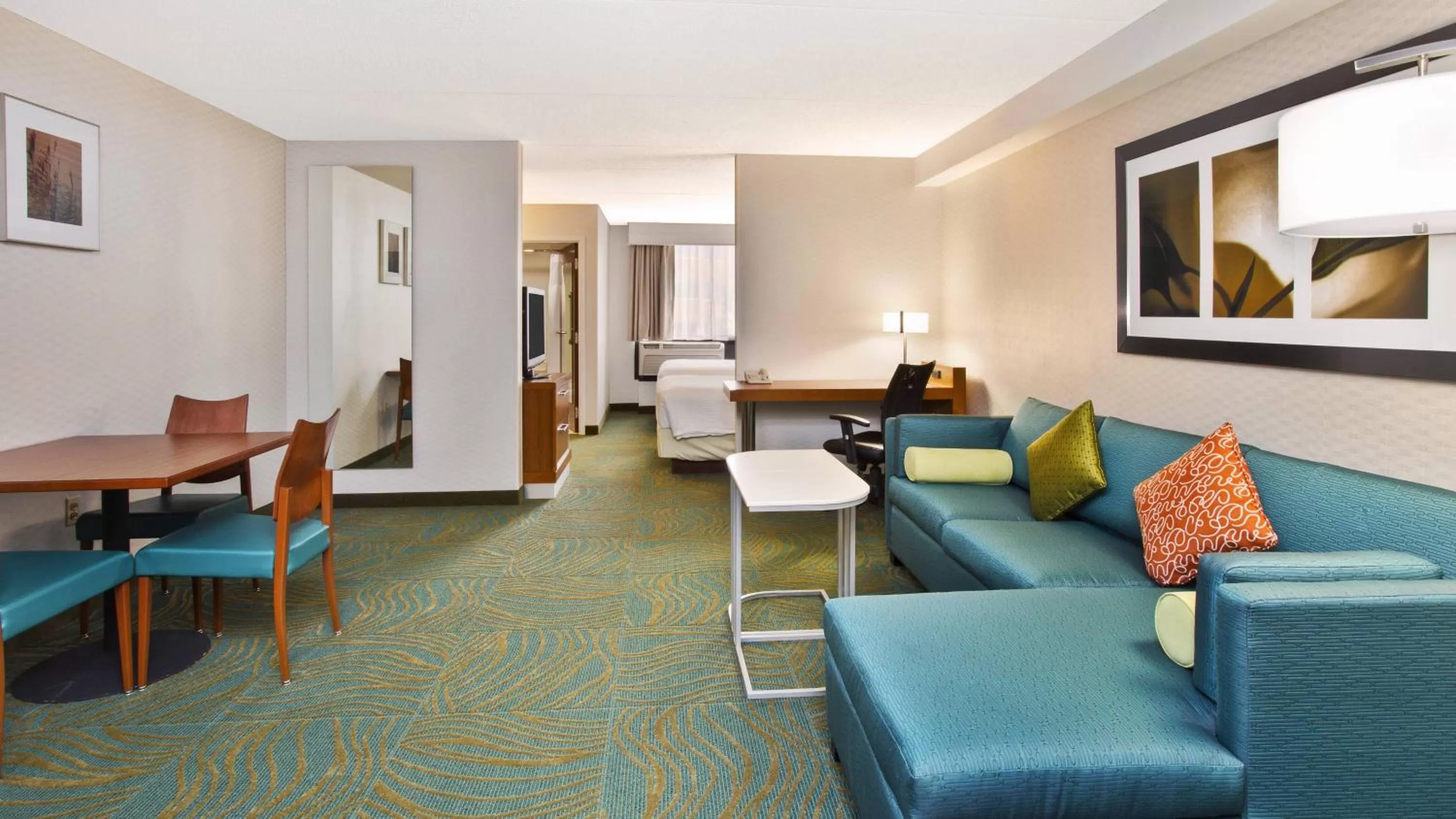 Living room in Springhill Suites by Marriott Chicago Elmhurst Oakbrook Area