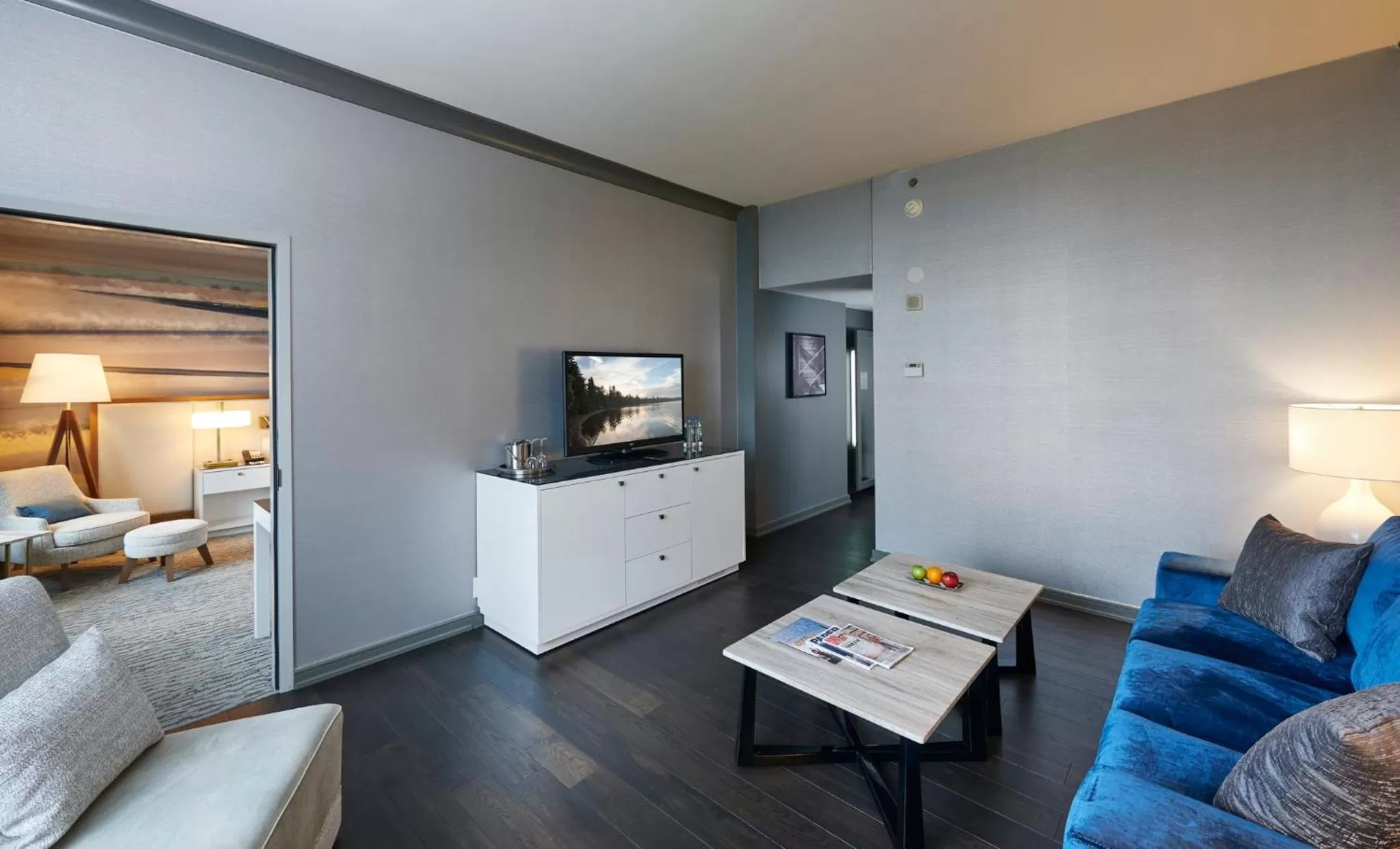 Property building, Bed in The Lofton Hotel Minneapolis, Tapestry Collection by Hilton