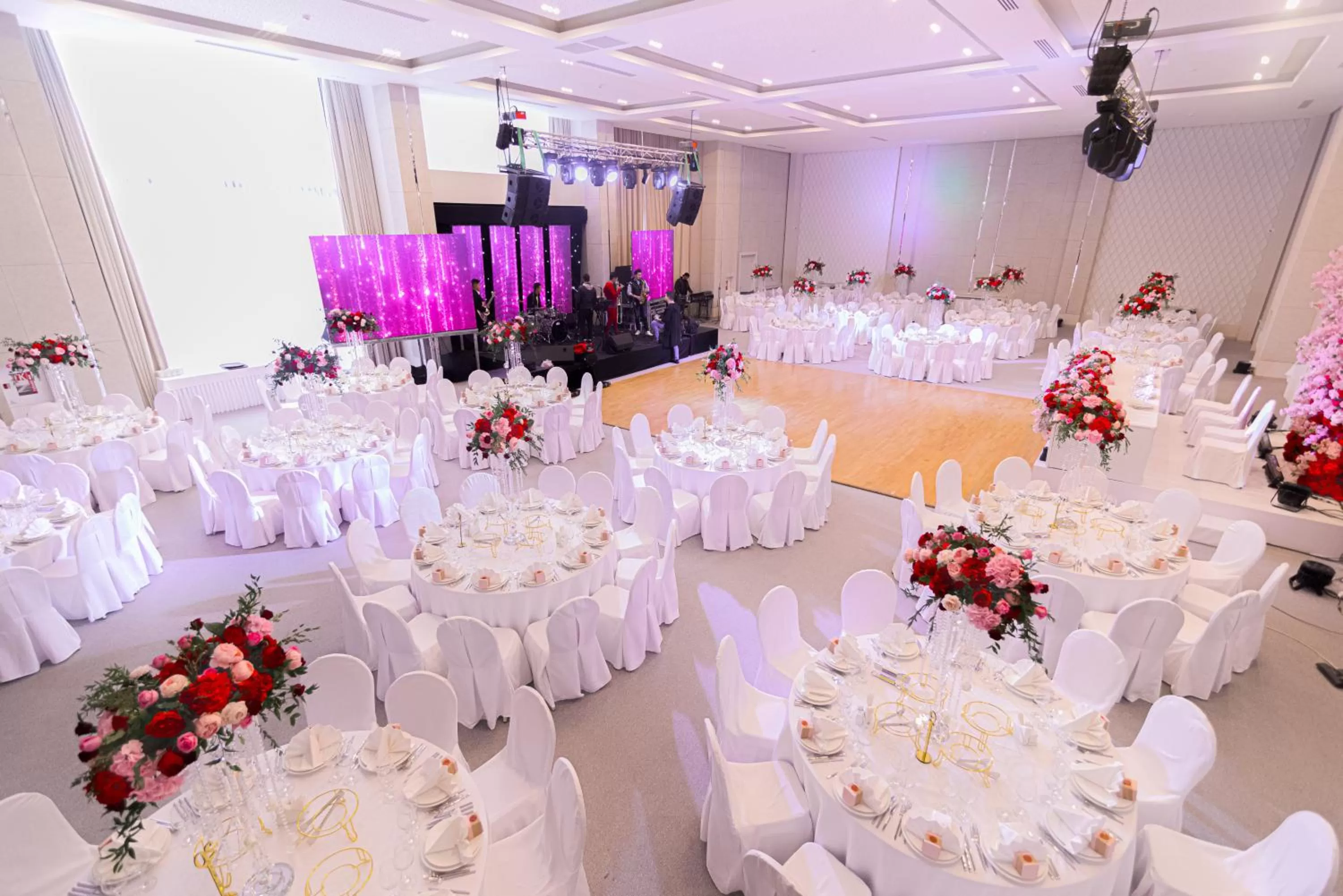 Banquet/Function facilities in Resident City Hotel