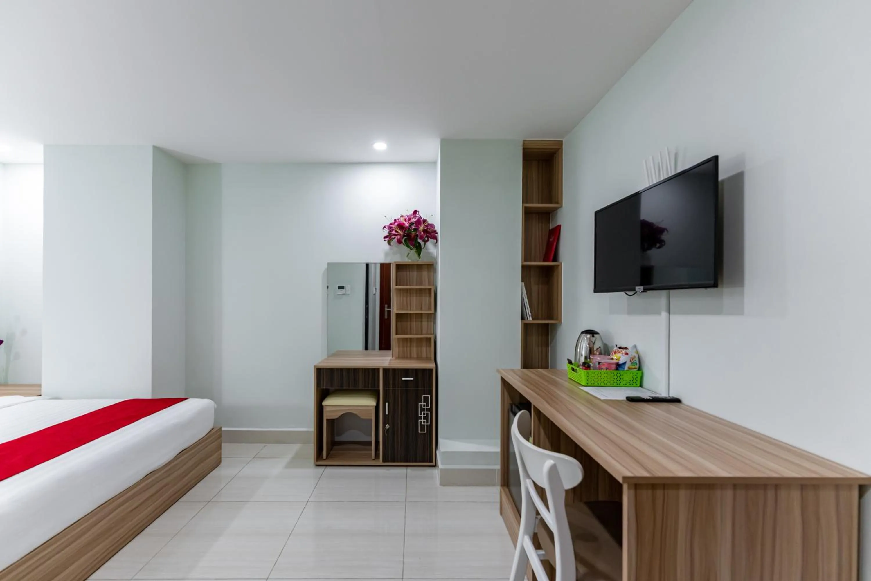 TV and multimedia, Bed in Cherry Hotel and Apartment