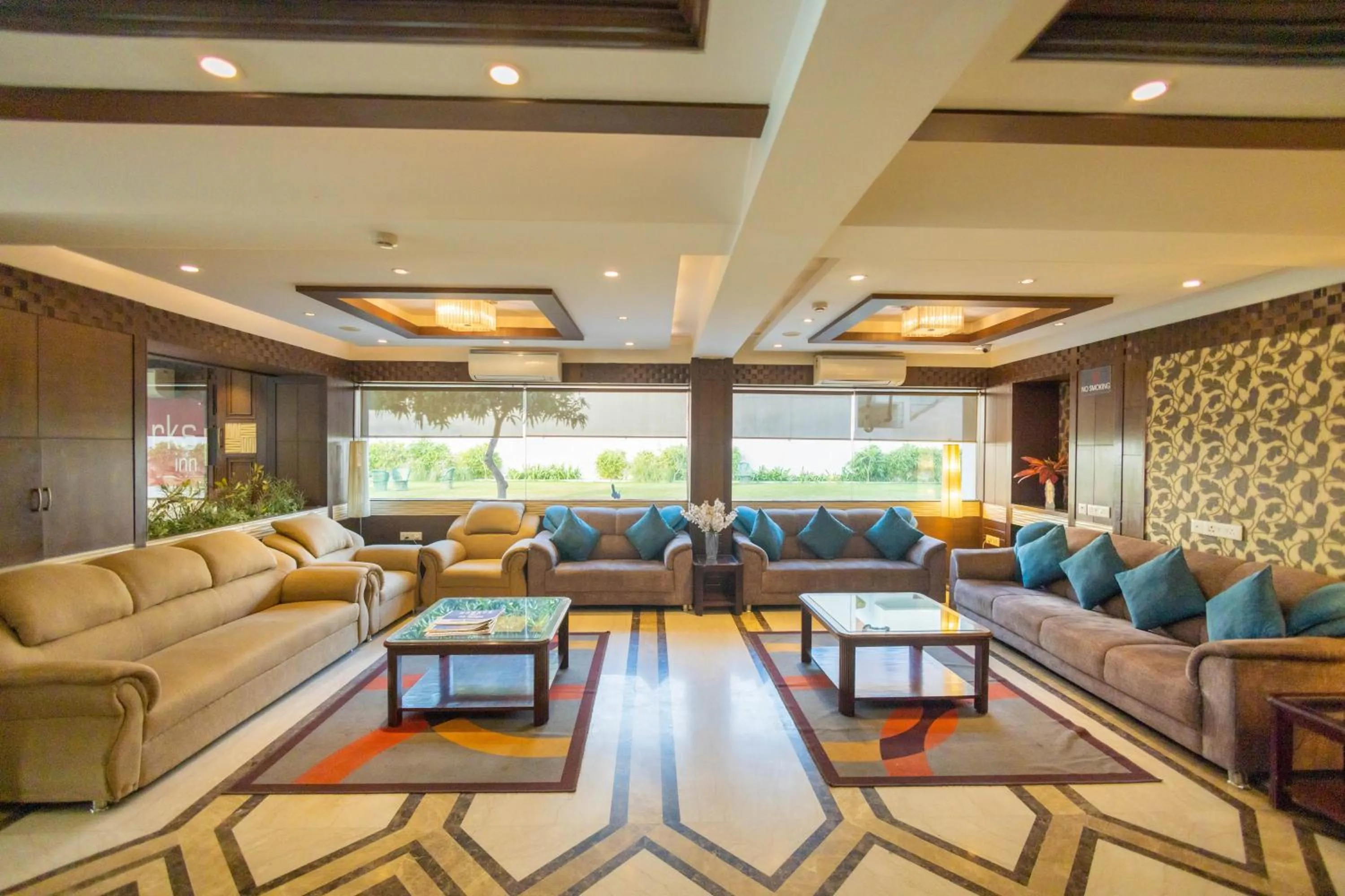 Hotel Clarks Inn Jaipur, Banipark