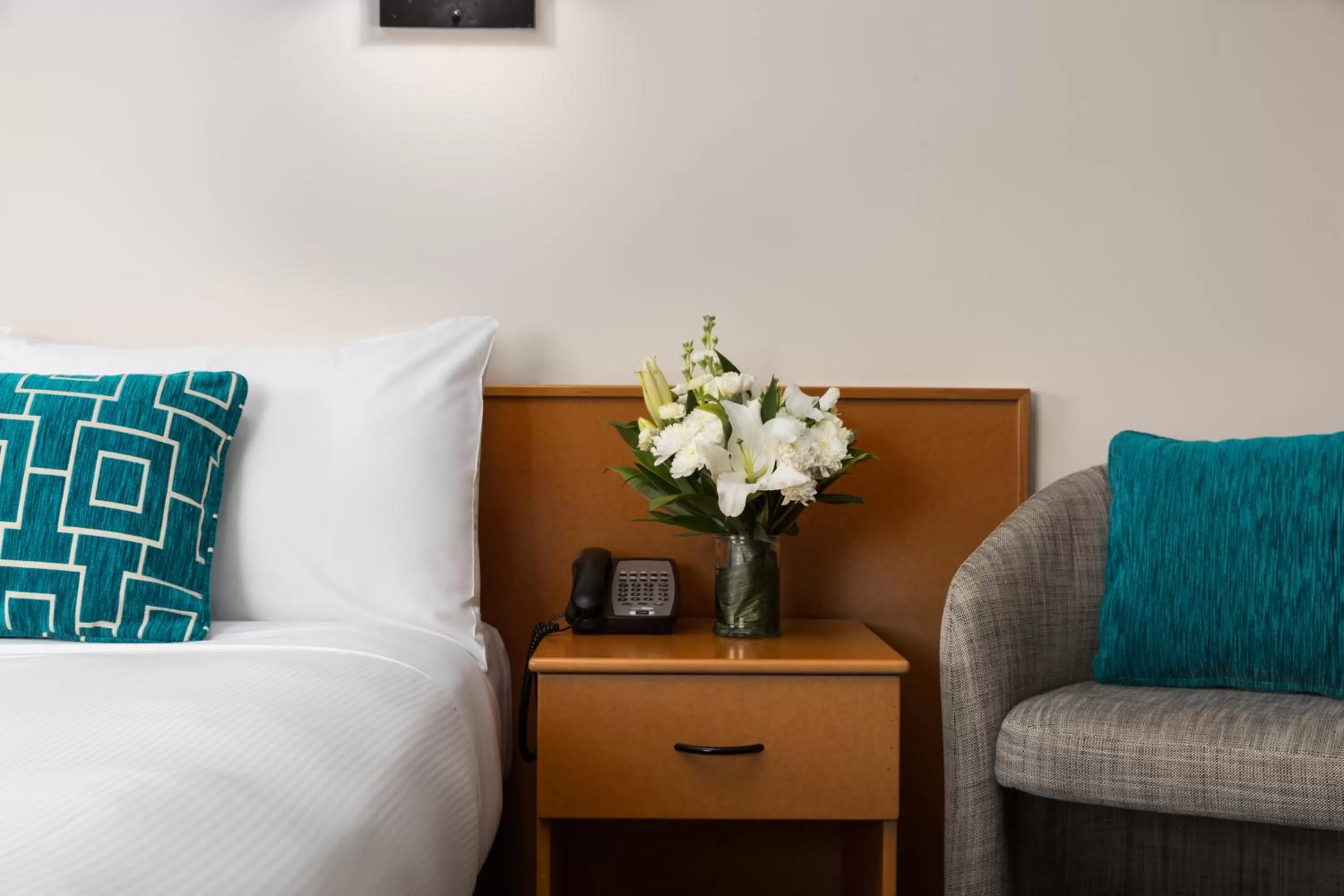 Bedroom, Bed in Rydges Darwin Central