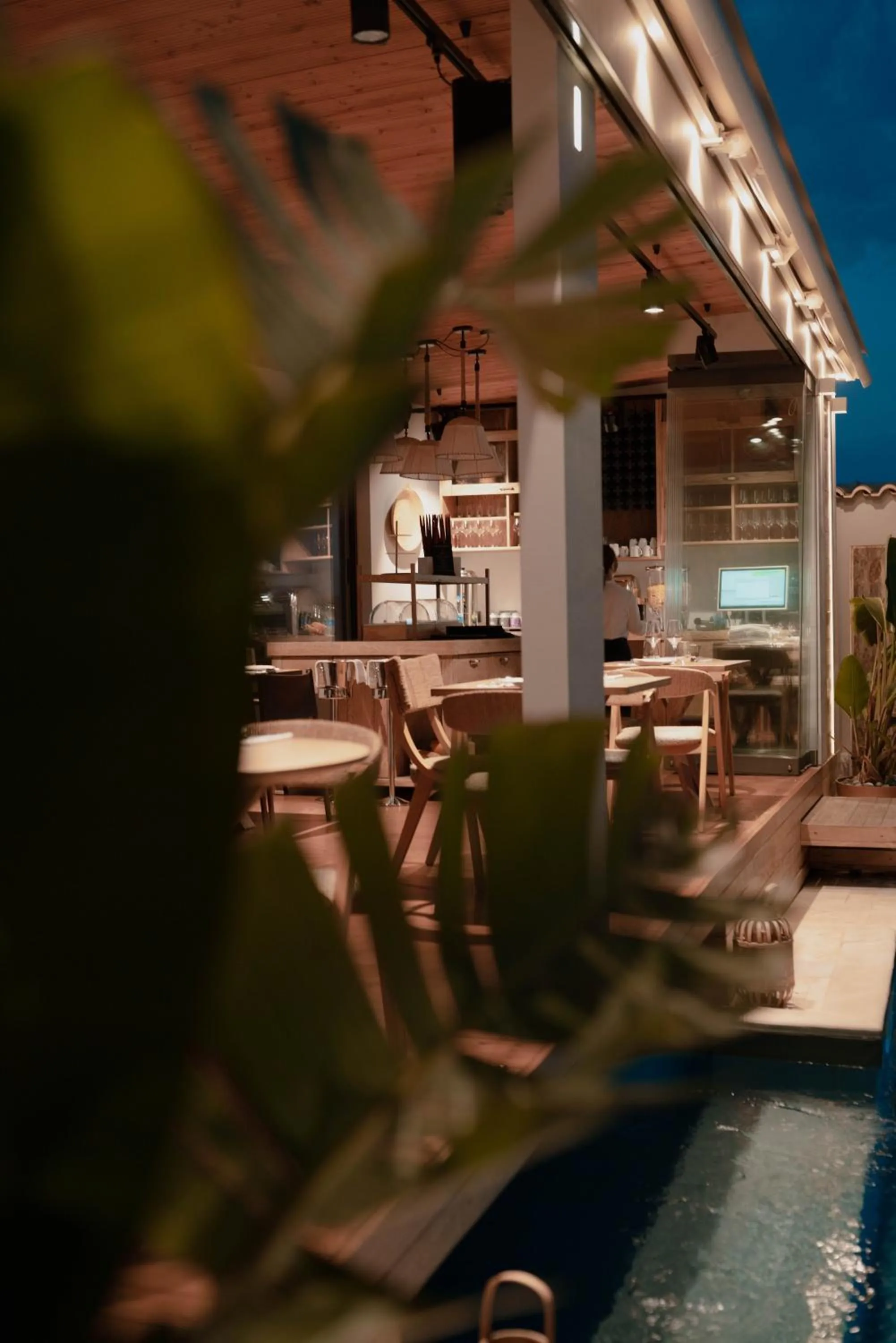 Restaurant/places to eat in Anthemion Suites and Villas