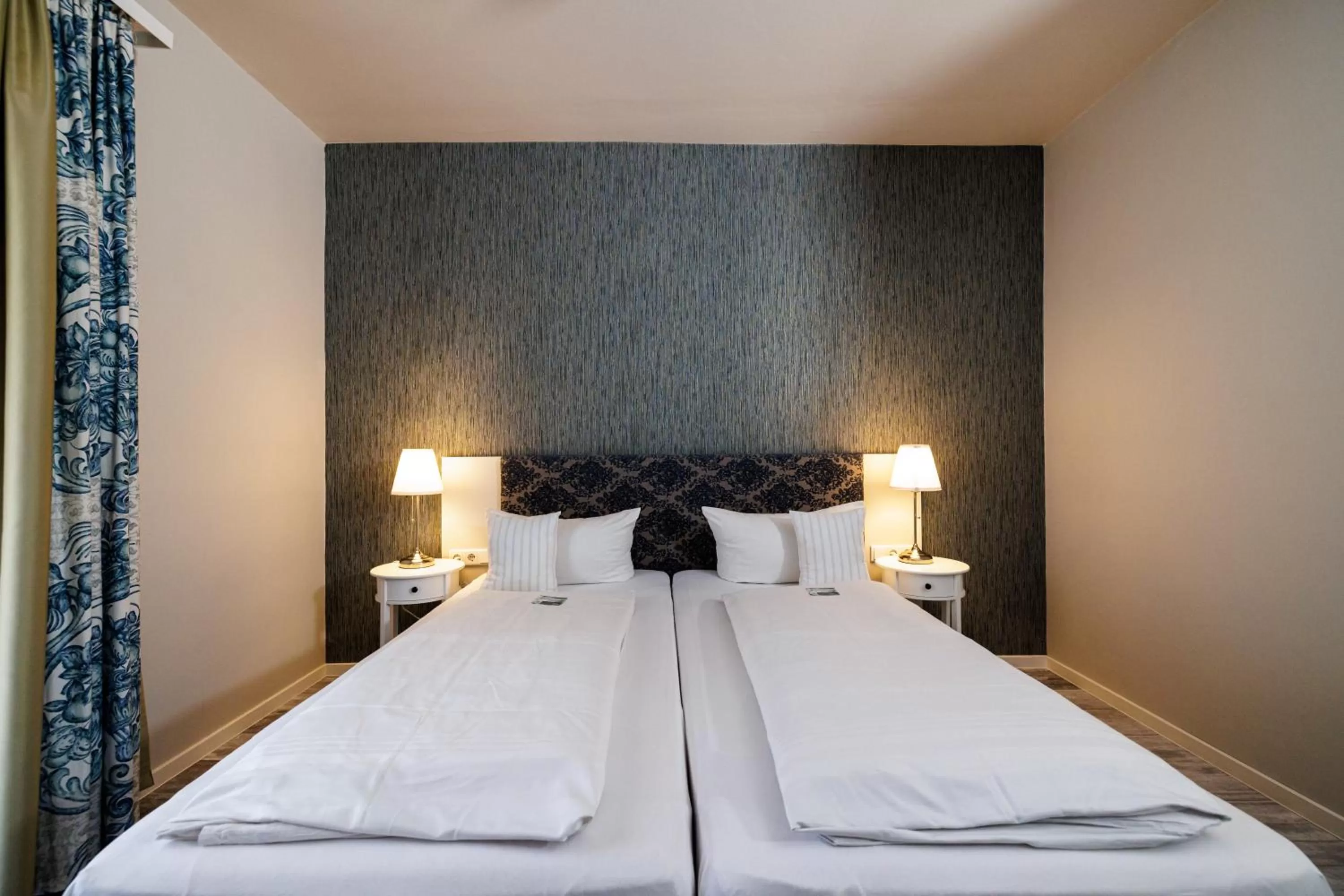 Photo of the whole room, Bed in Flair Hotel zum Storchen