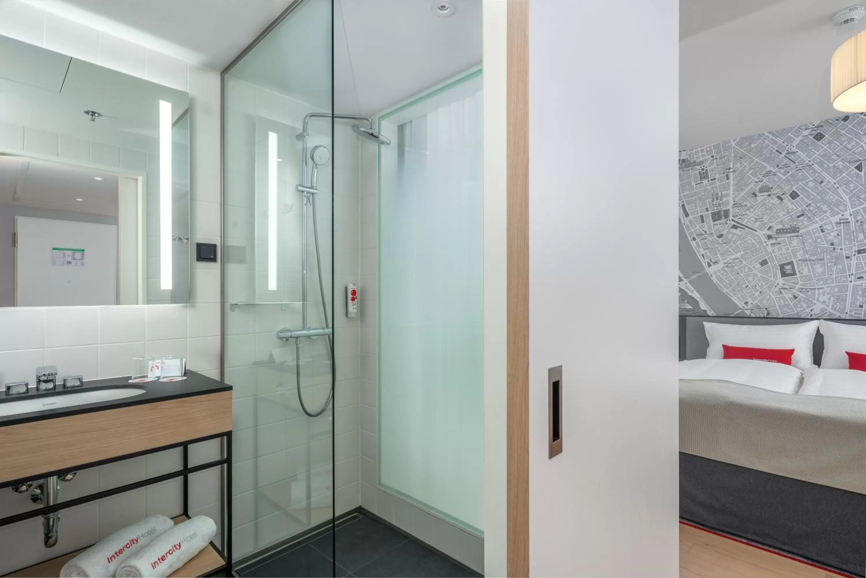 Bathroom, Bed in IntercityHotel Budapest