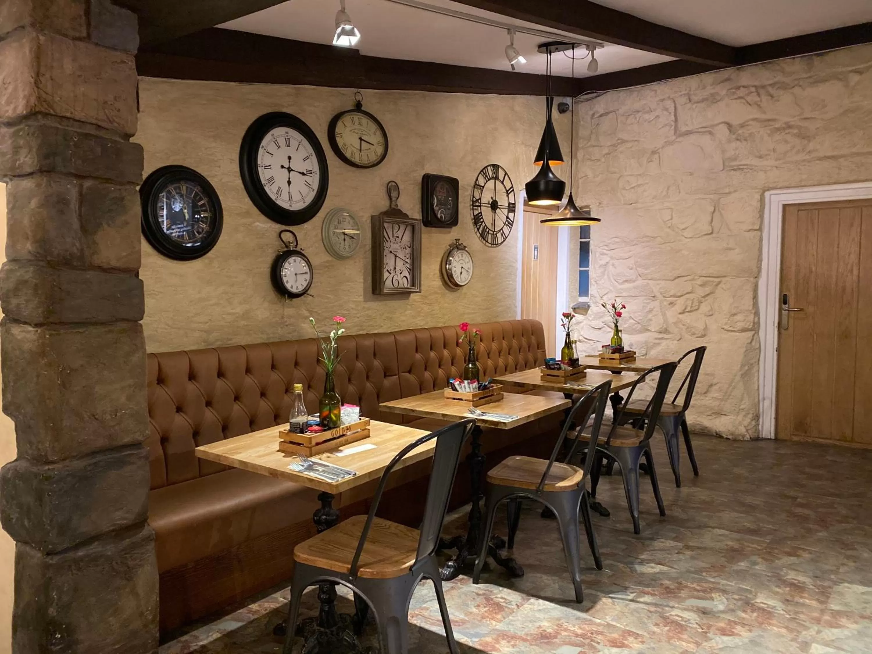 Restaurant/places to eat in The Golden Fleece Inn