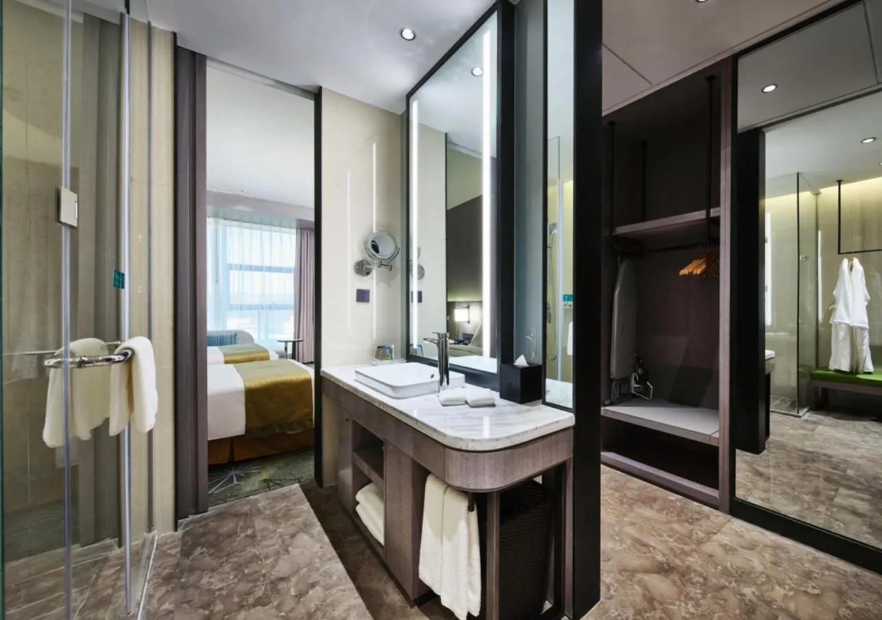 Standard Twin Room - High Floor in Holiday Inn Xining Hot-Spring by IHG