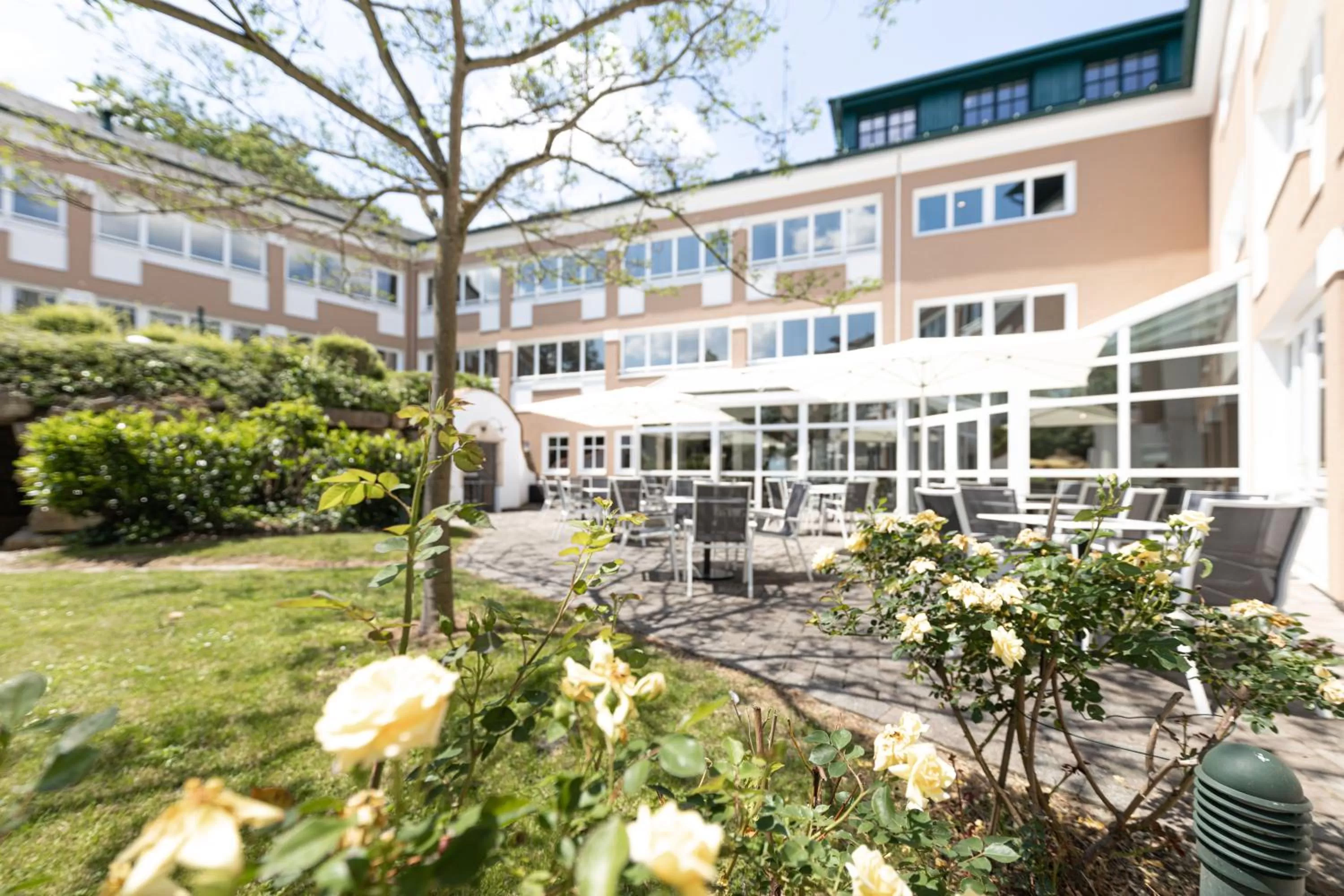 Patio, Property Building in Hotel Schlafgut