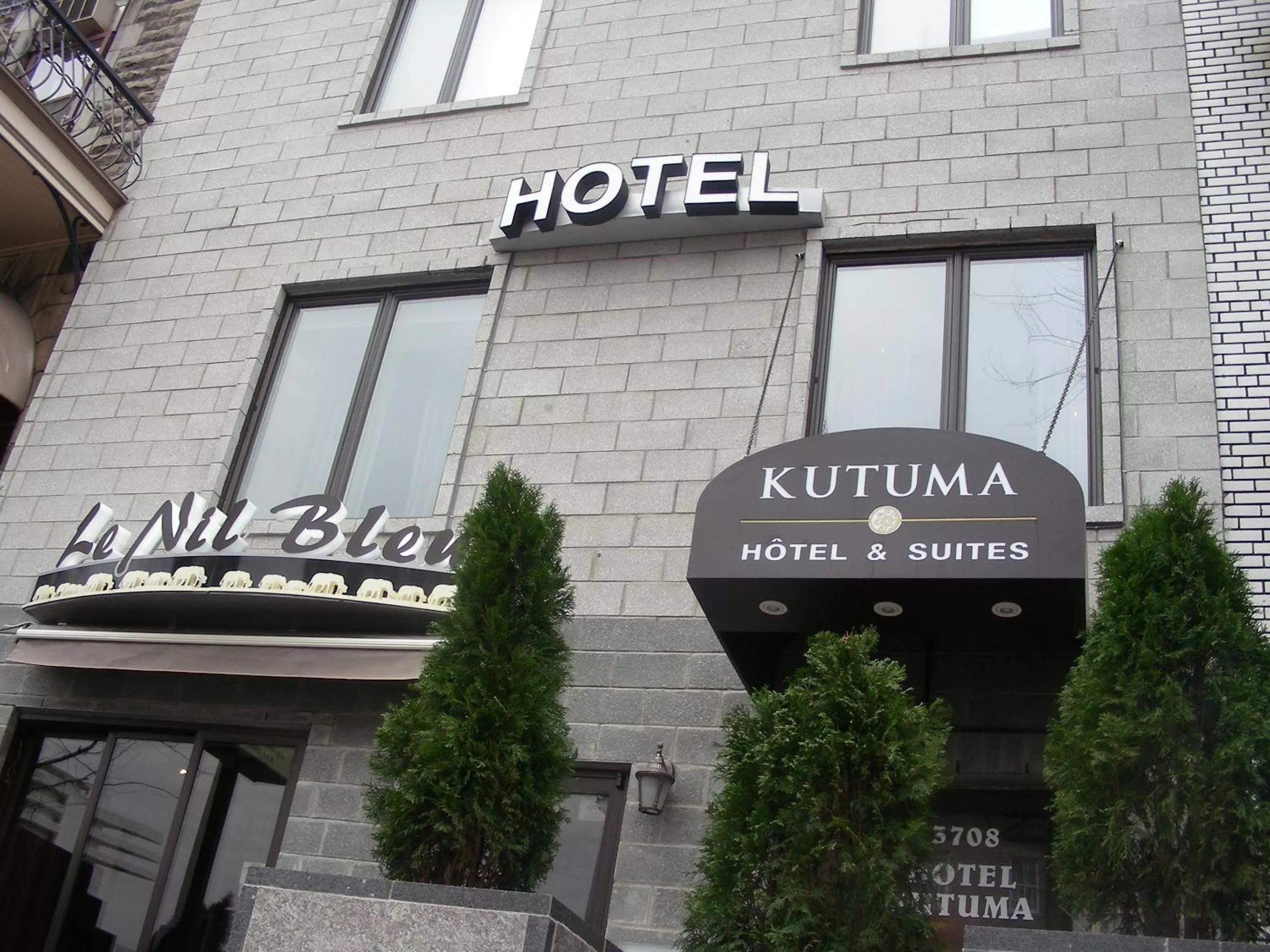 Facade/entrance in Hotel Kutuma