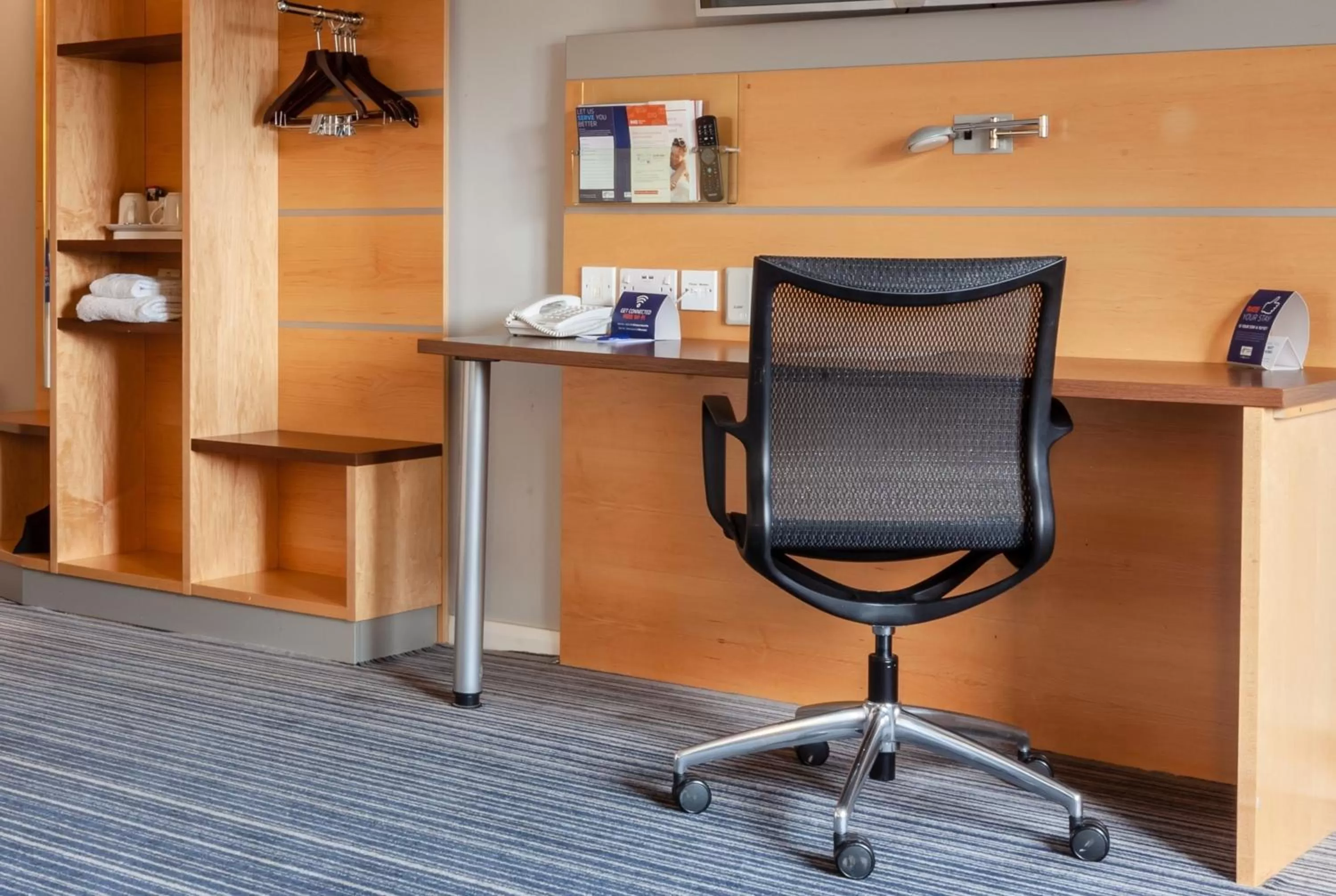 Photo of the whole room in Holiday Inn Express Edinburgh – Royal Mile by IHG