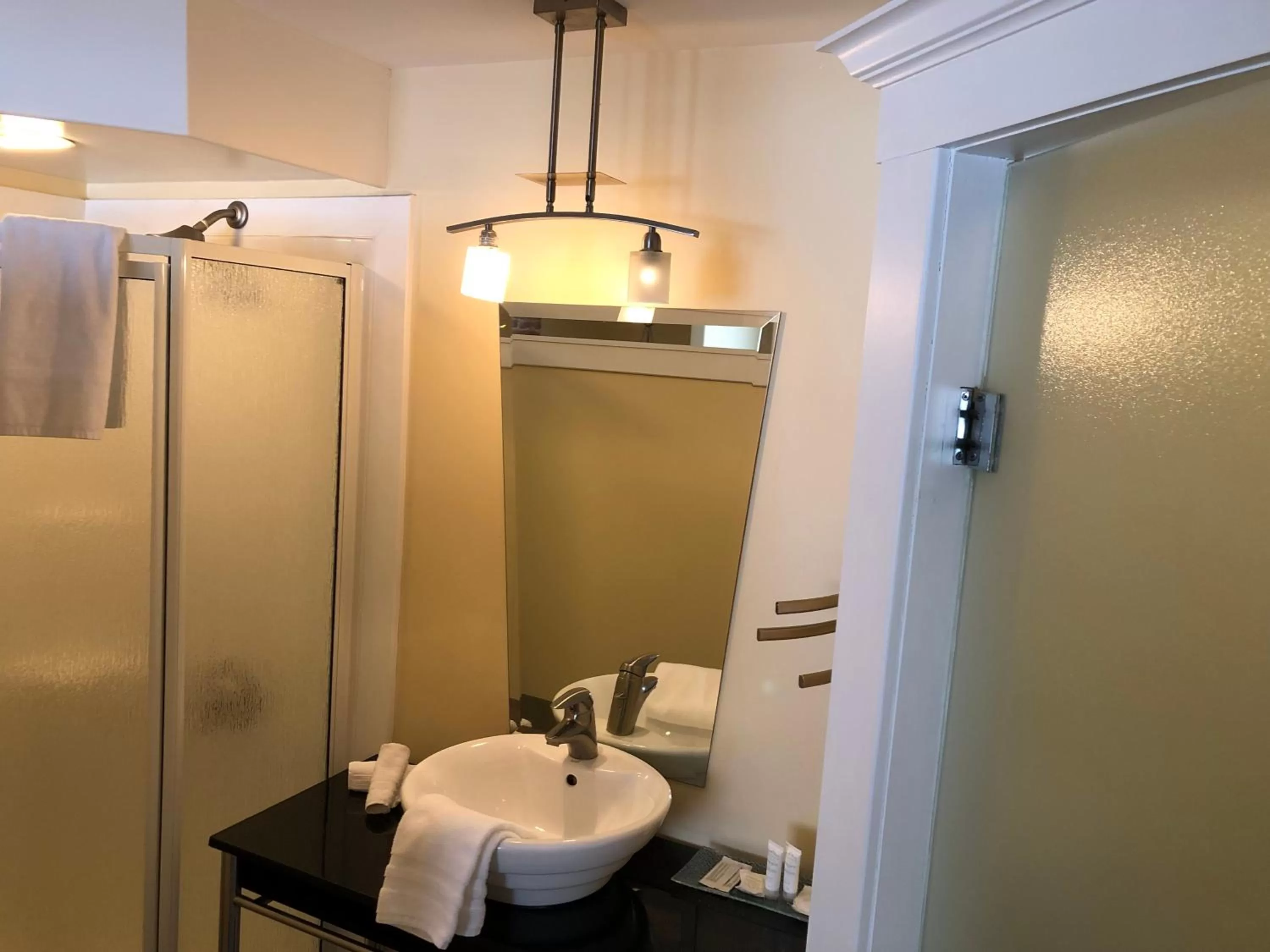 Bathroom in Leaside Manor