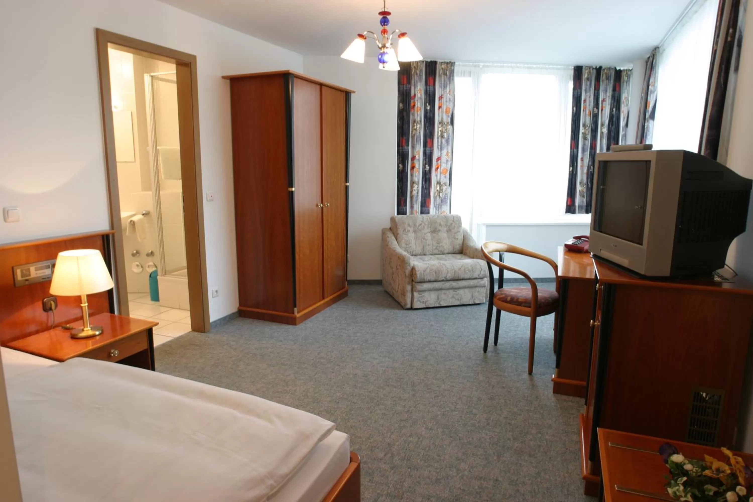 Bedroom, Bed in Hotel und Gasthof Ritter St. Georg