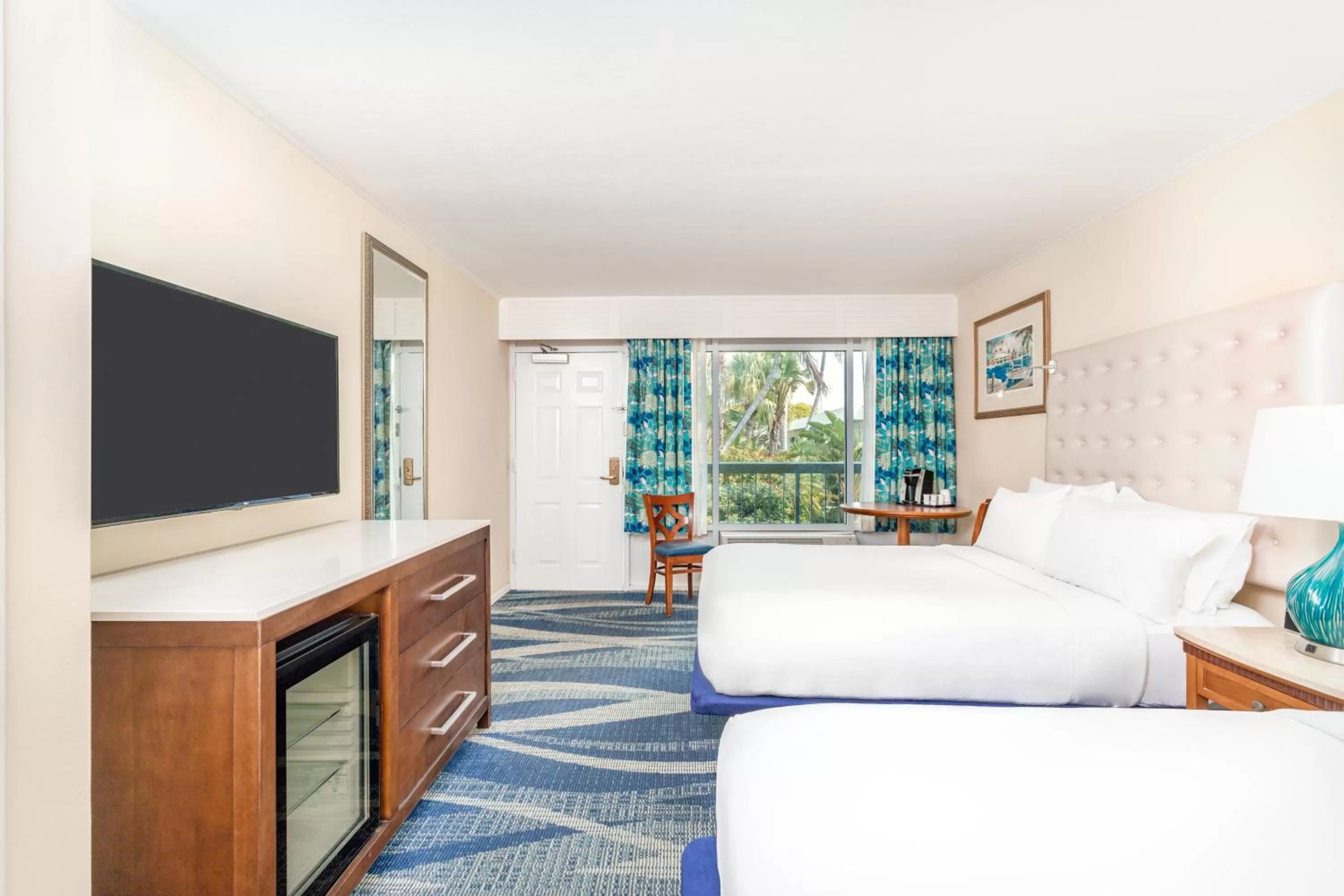 Photo of the whole room, Bed in Holiday Inn Key Largo by IHG