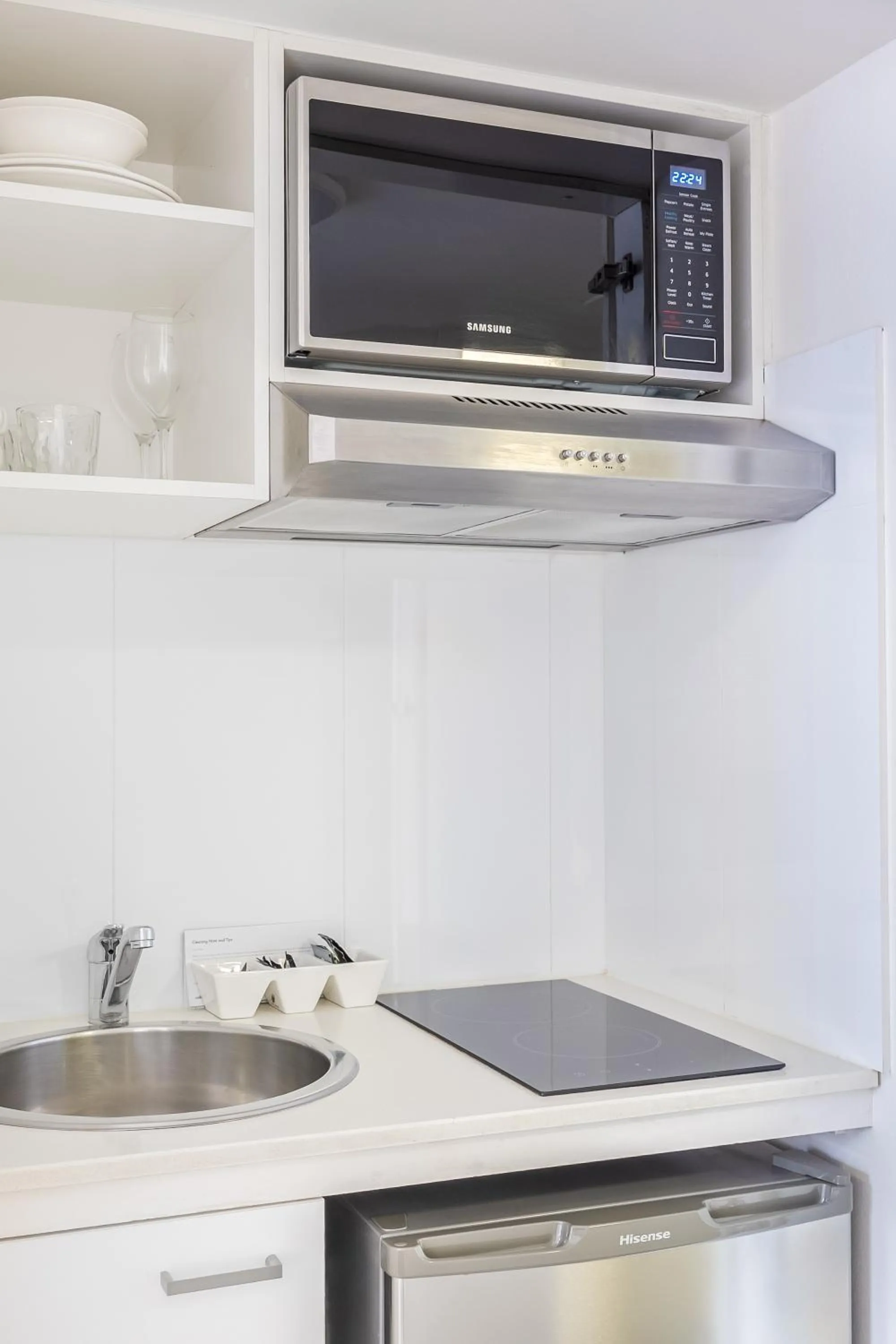 Kitchen or kitchenette in Oaks Sydney Castlereagh Suites