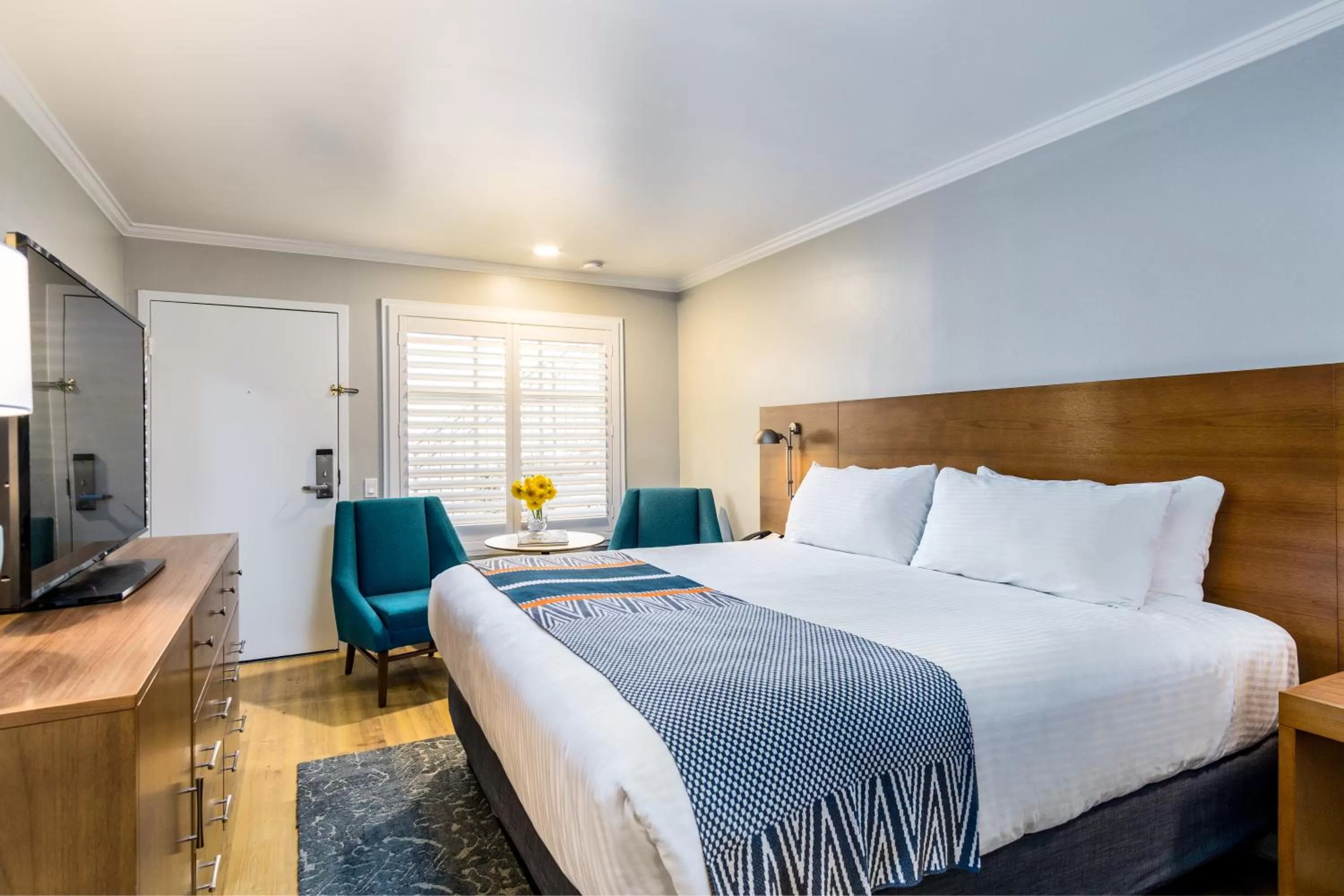 Photo of the whole room, Bed in Town and Country San Diego