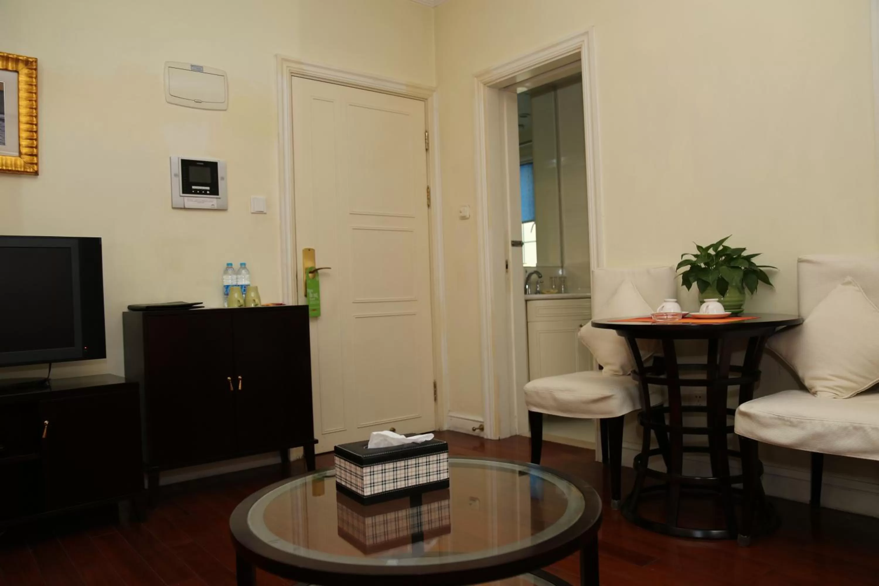 Photo of the whole room in Ladoll Service Apartments