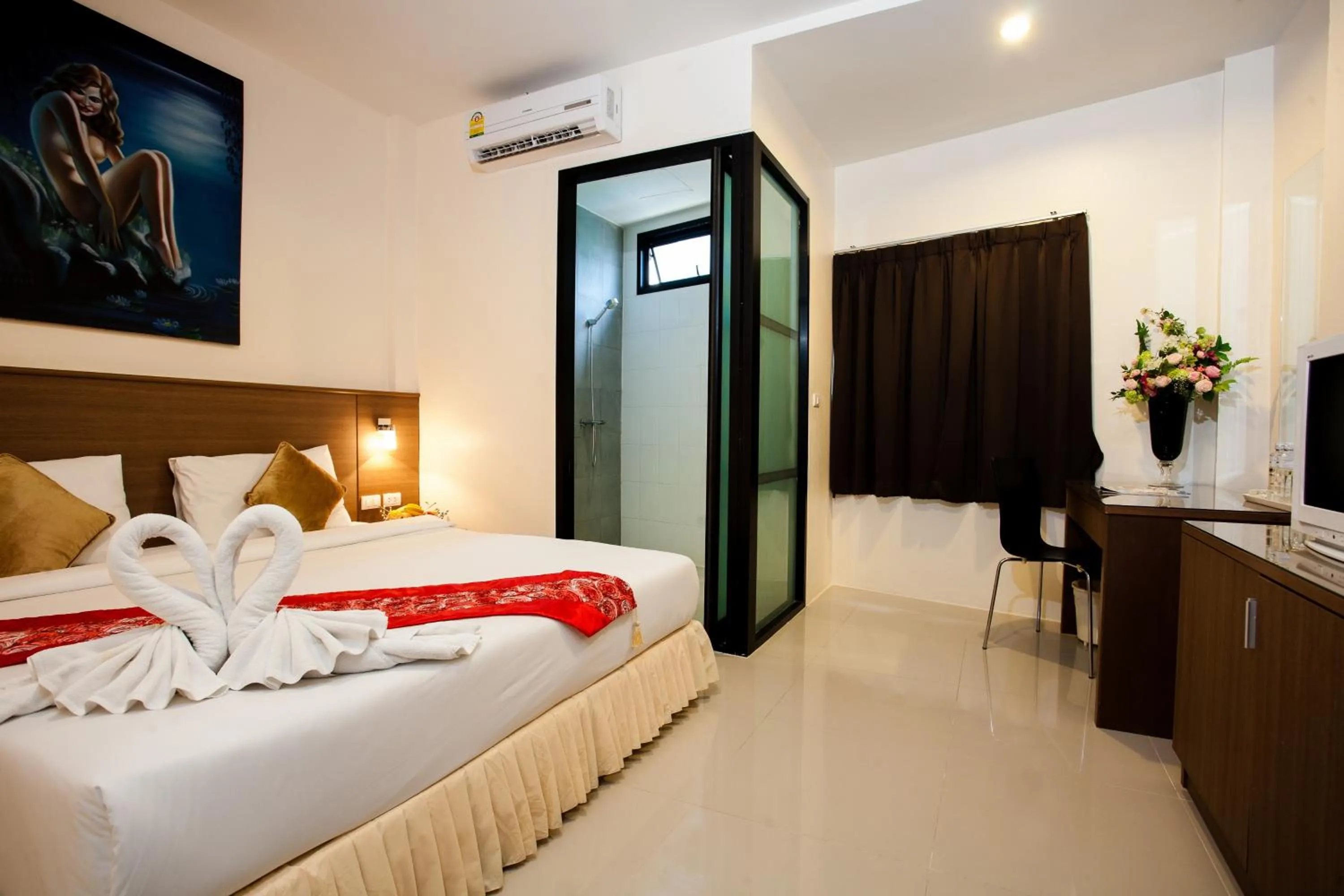 Photo of the whole room in The Wave Hotel Patong SHA