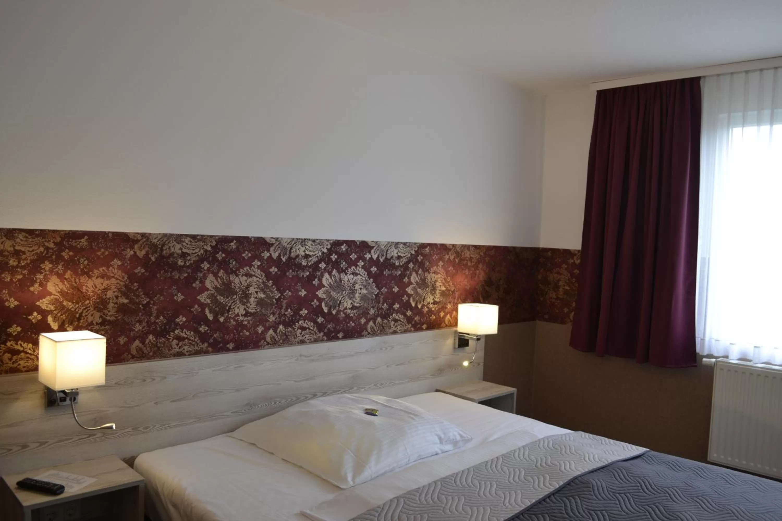 Bed in Hotel-Café-Galerie