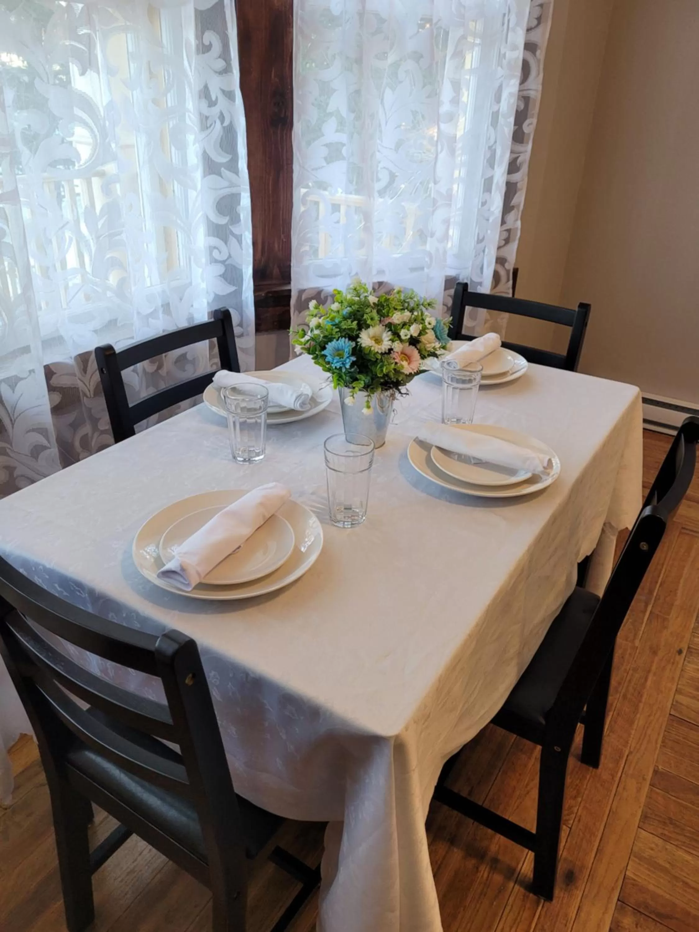 Restaurant/Places to Eat in The Harbourside Inn & Cafe