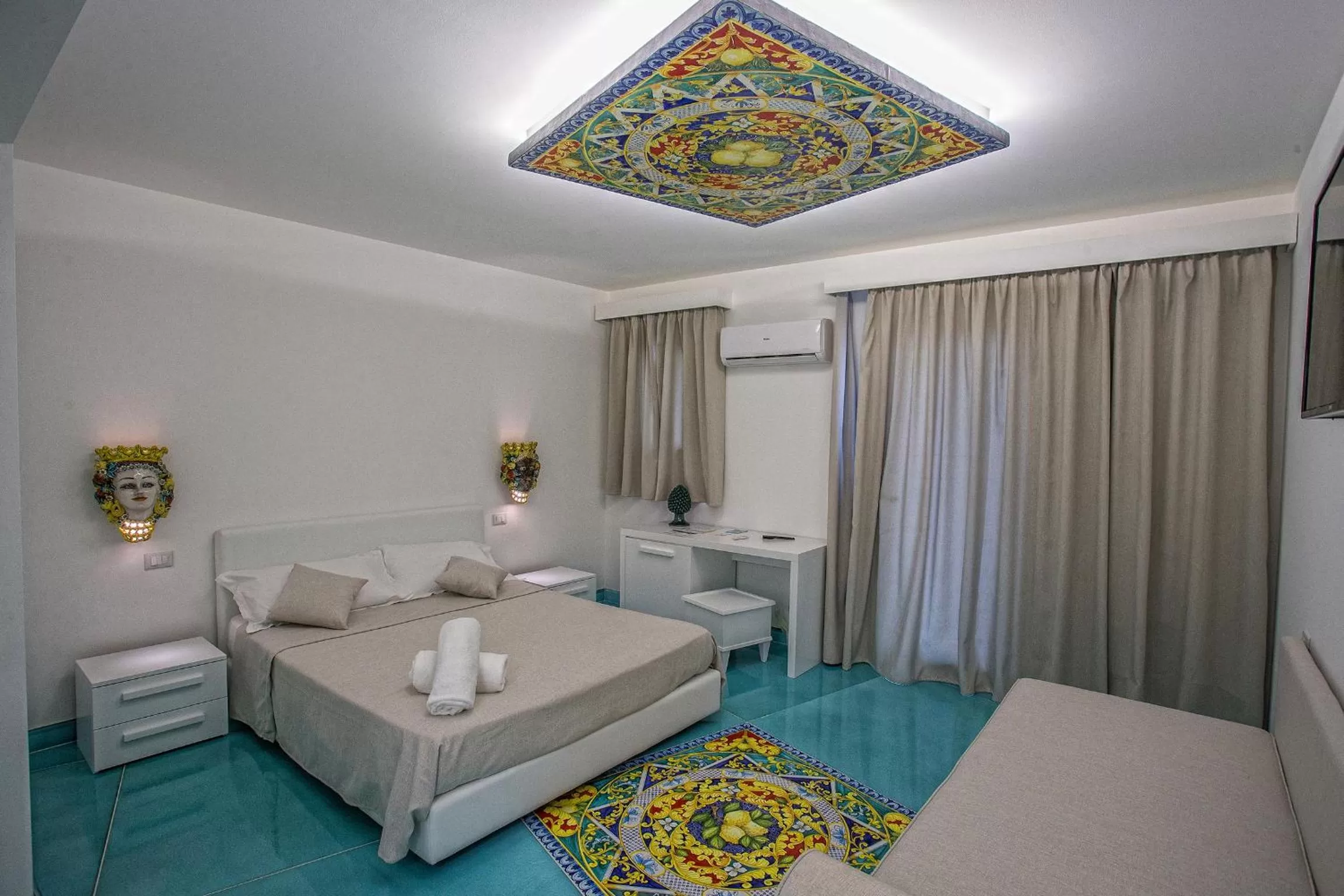 Photo of the whole room, Bed in Tra Le Braccia di Morfeo