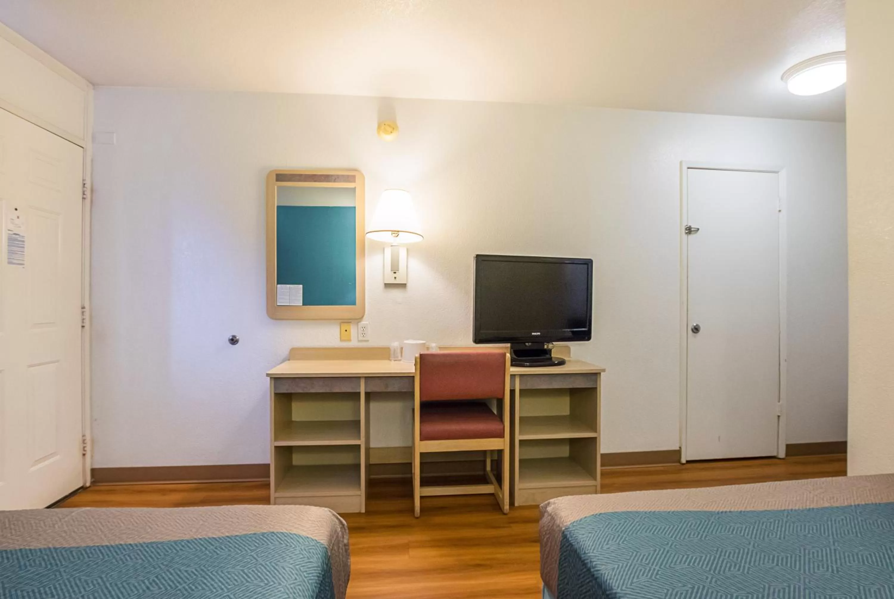 Bedroom in Motel 6-Rochester, MN