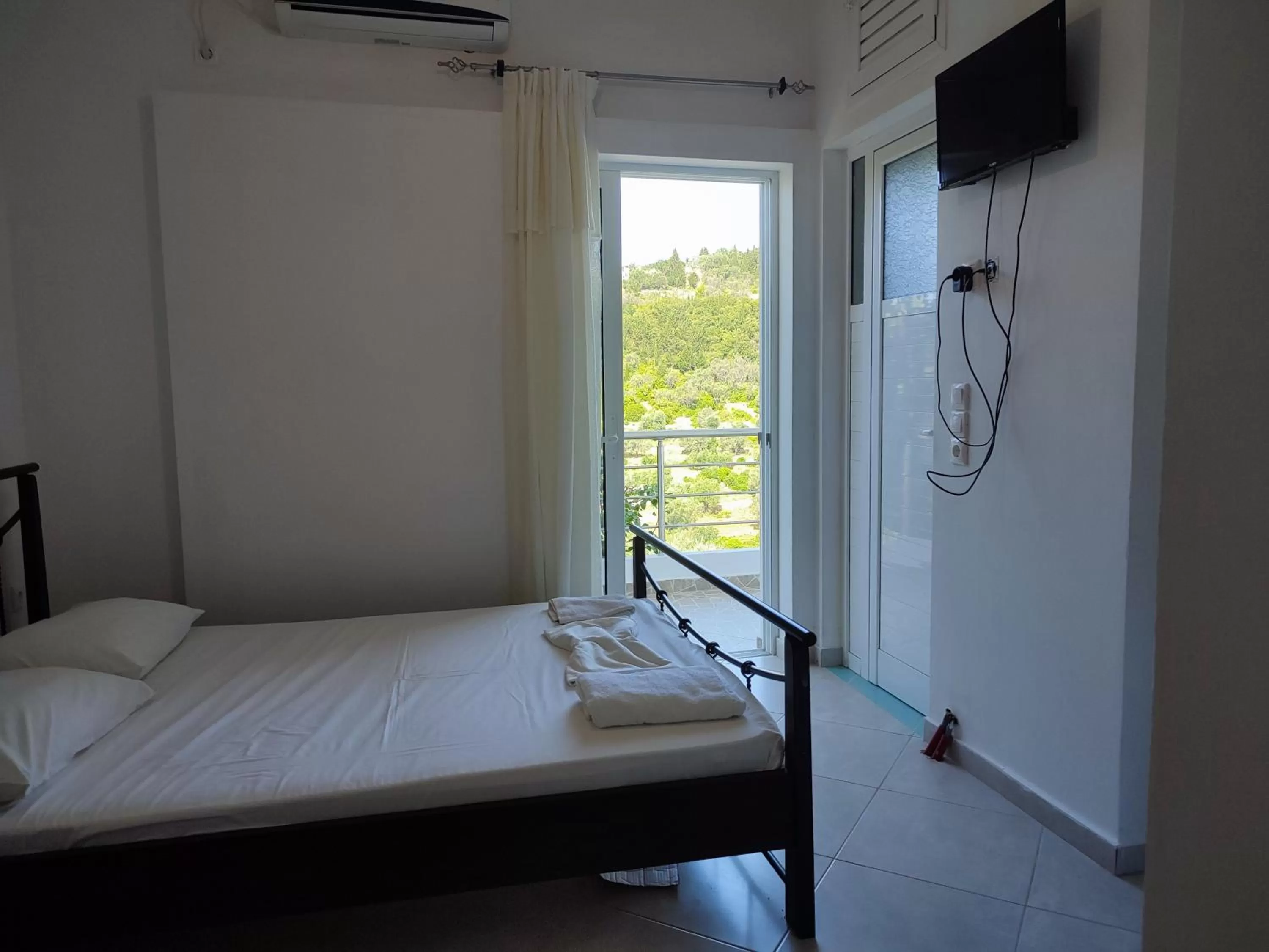 Standard Double Room in Petros rooms