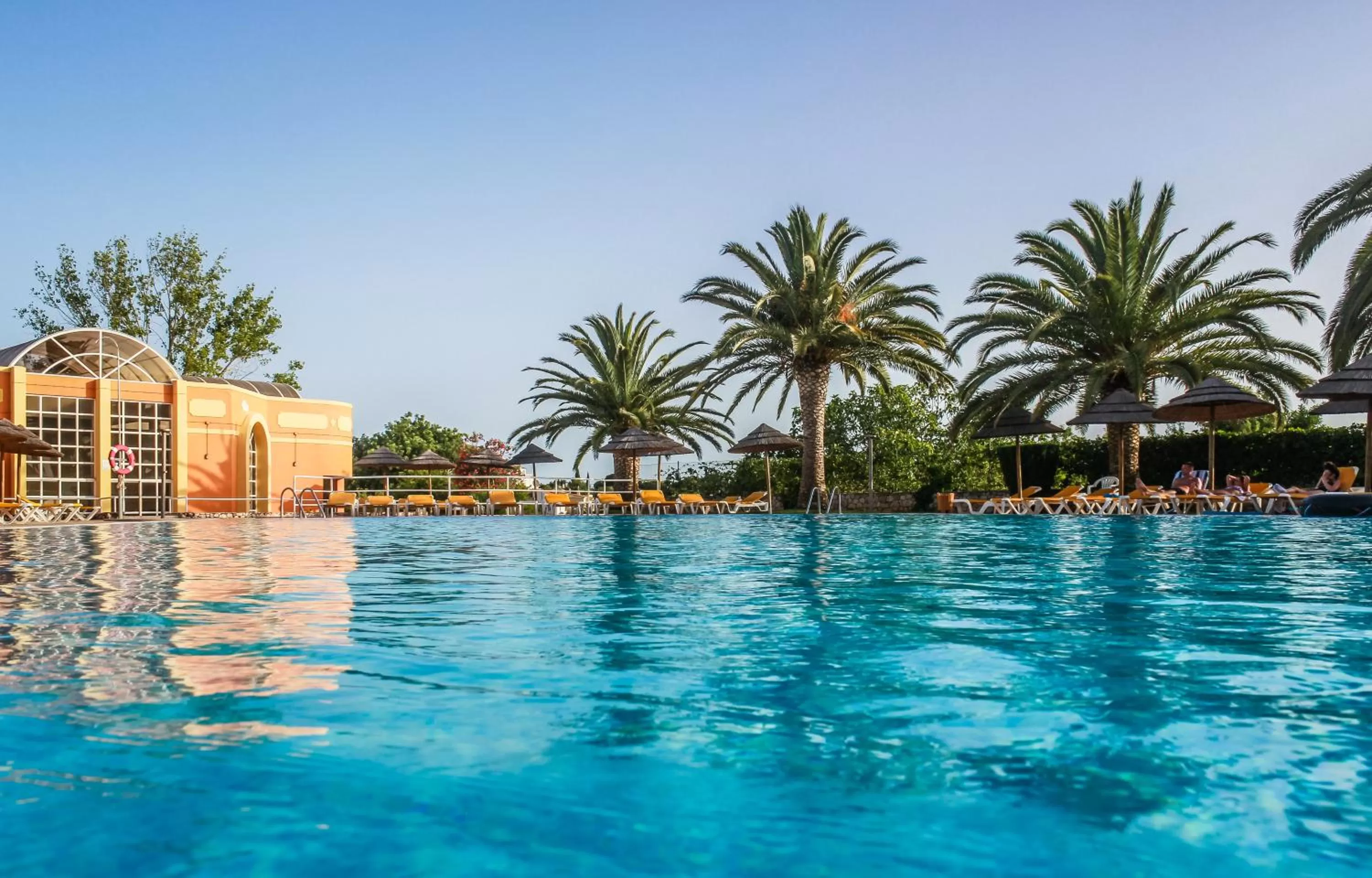 Swimming pool in Colina Village