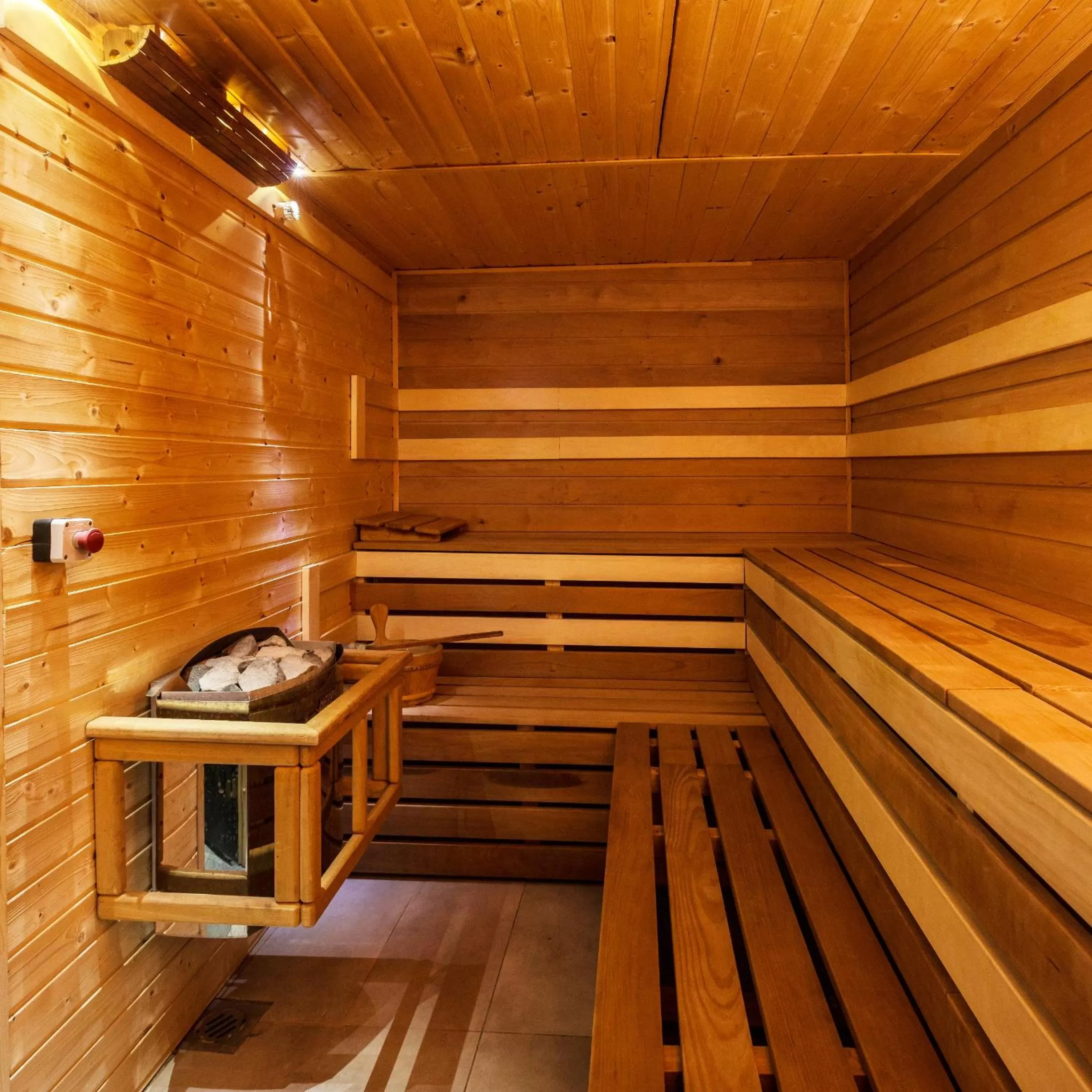 Sauna in Hotel Korona Wellness, Rendezvény és Borszálloda
