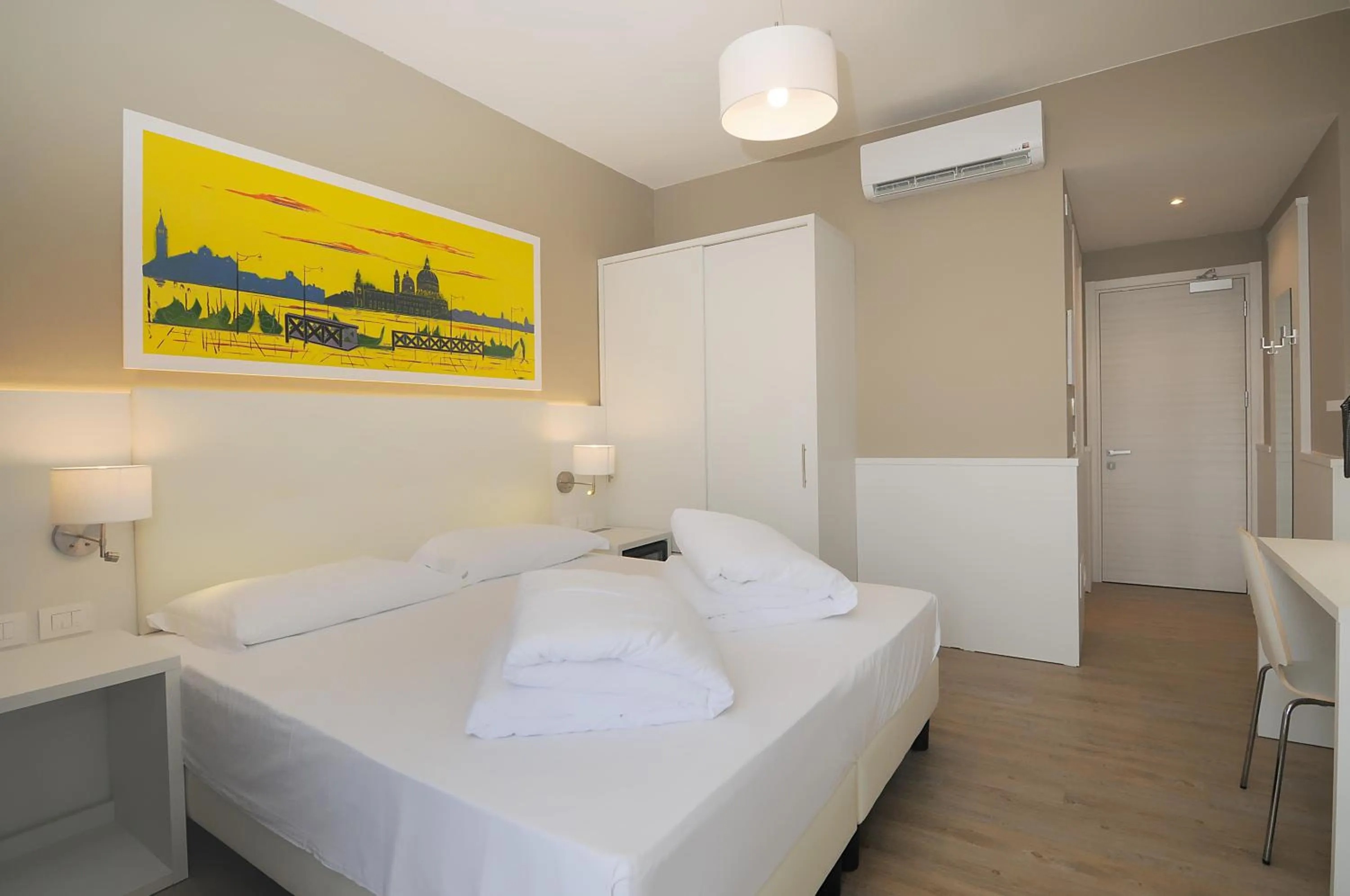 Photo of the whole room in Marina Palace Hotel 4 stelle S