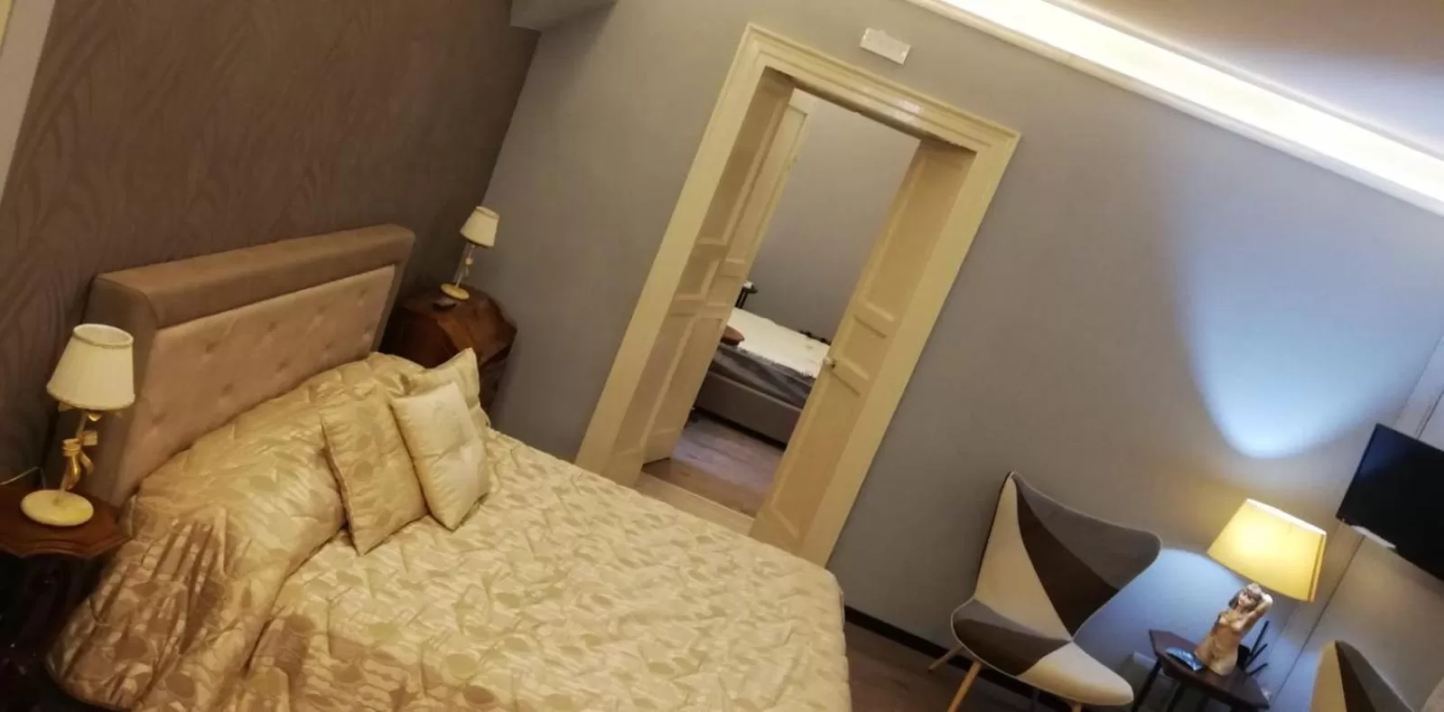 Bedroom, Bed in Hotel Sangiuliano 132 centro storico Catania