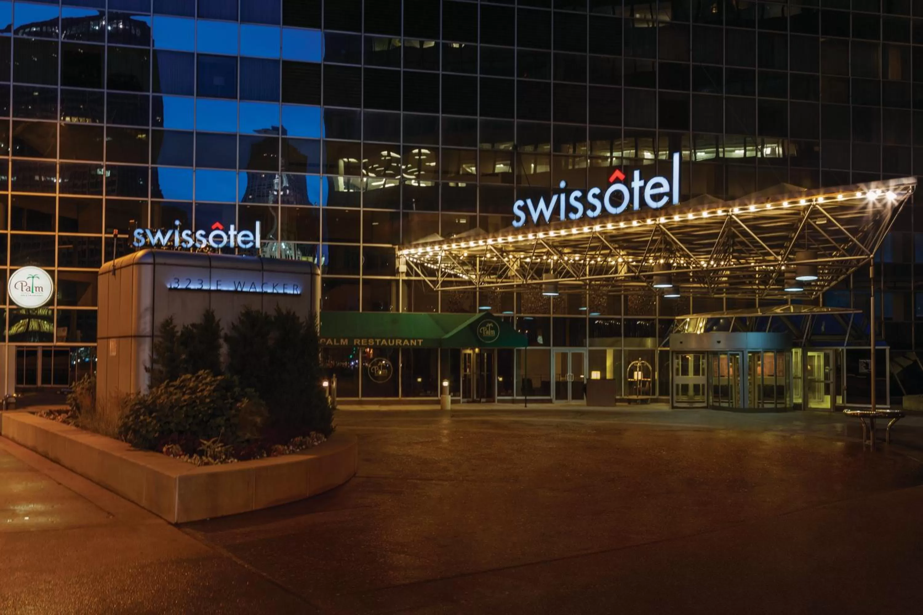 Property building in Swissotel Chicago