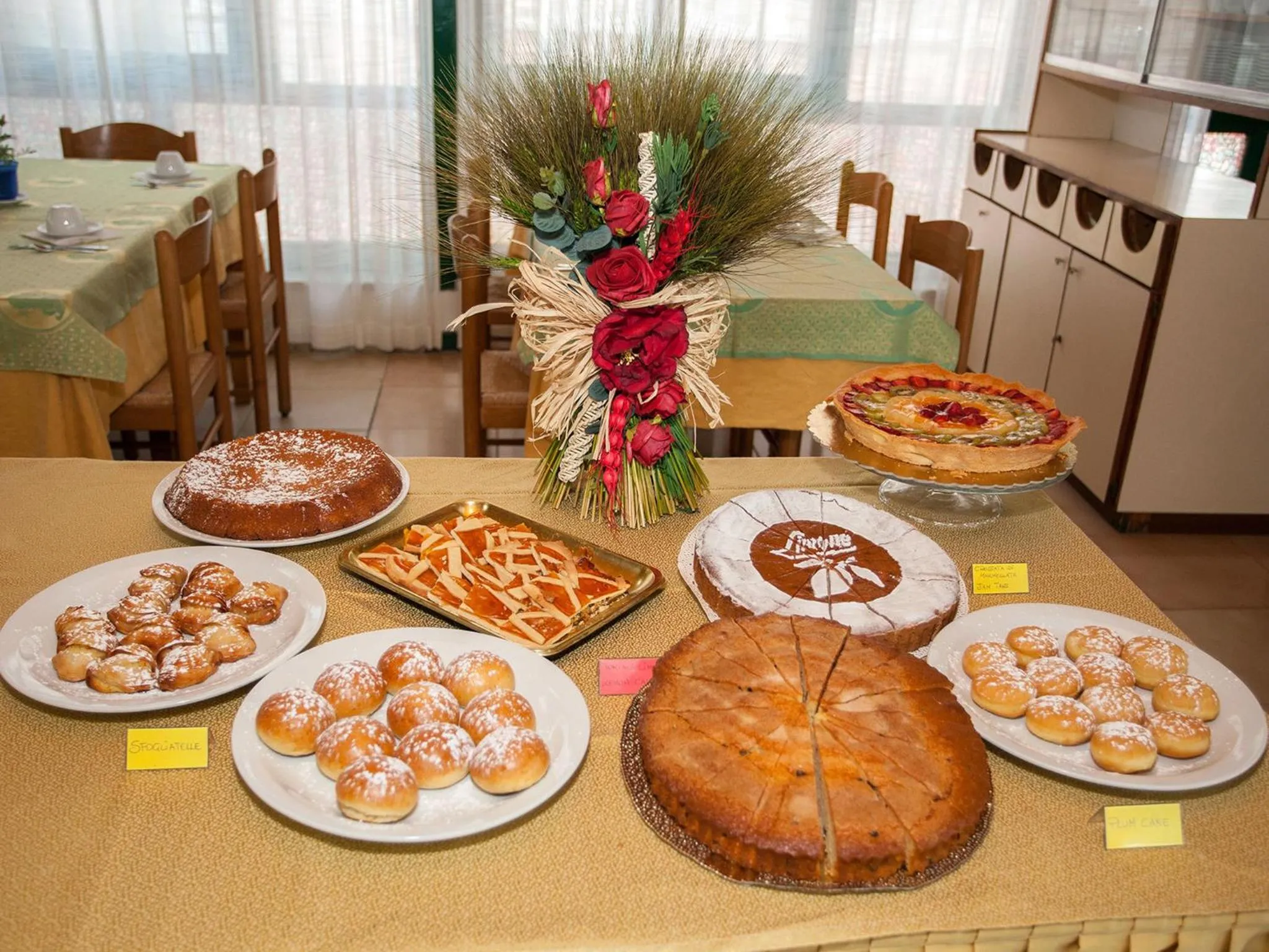 Buffet breakfast in Hotel Amalfi