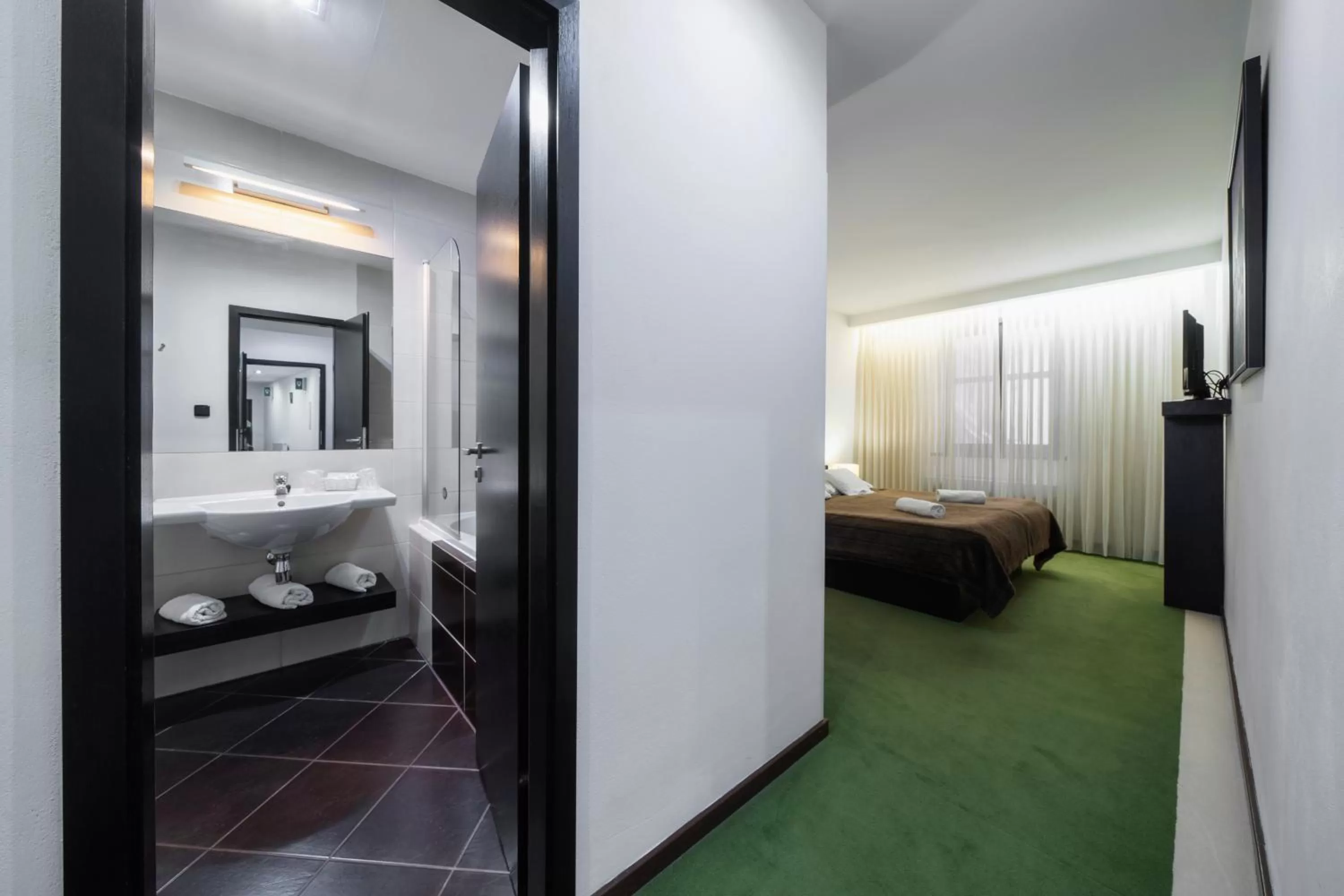 Bathroom, Bed in Hotel Astory Plzeň