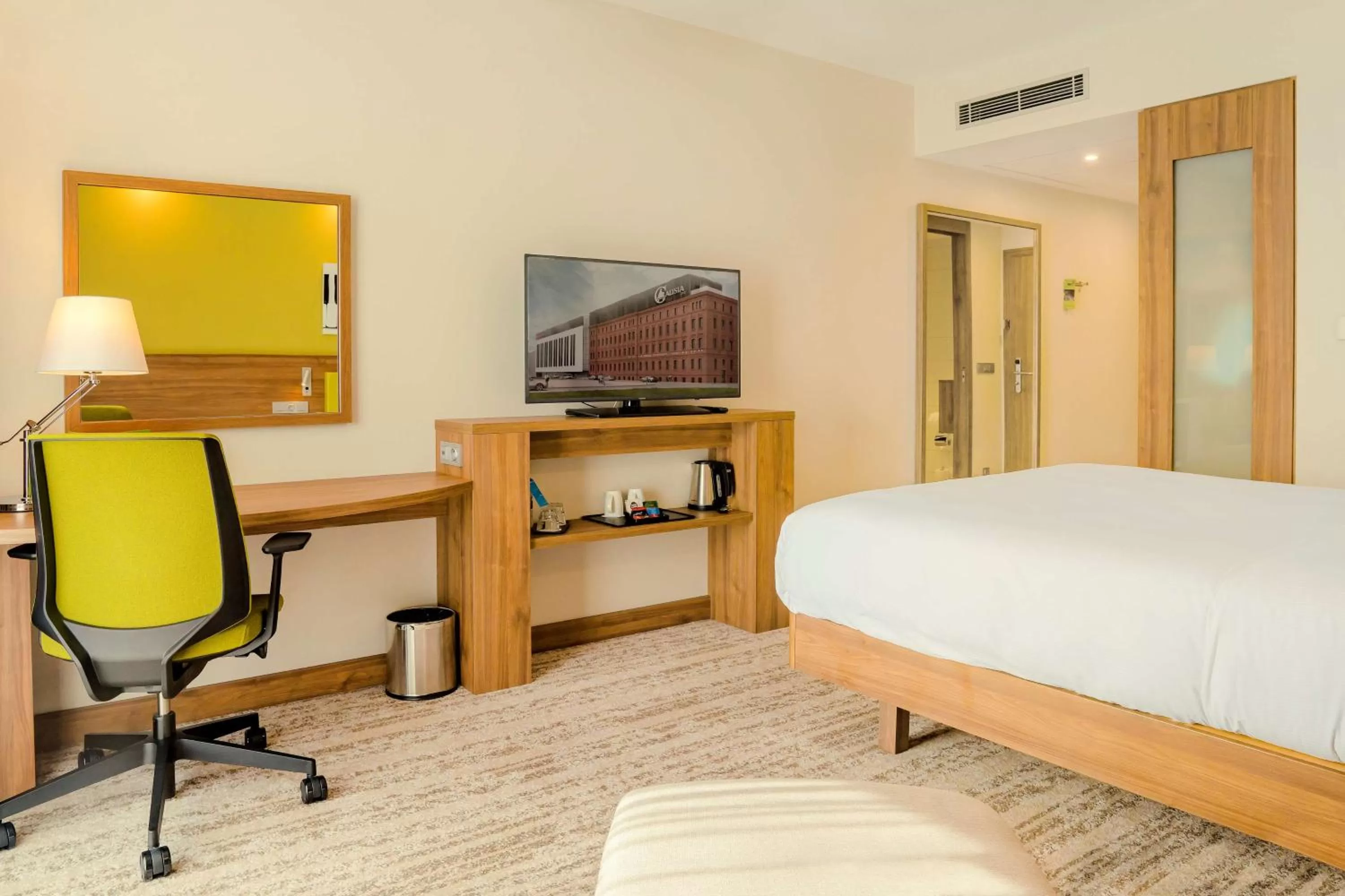 Bedroom, Bed in Hampton By Hilton Kalisz