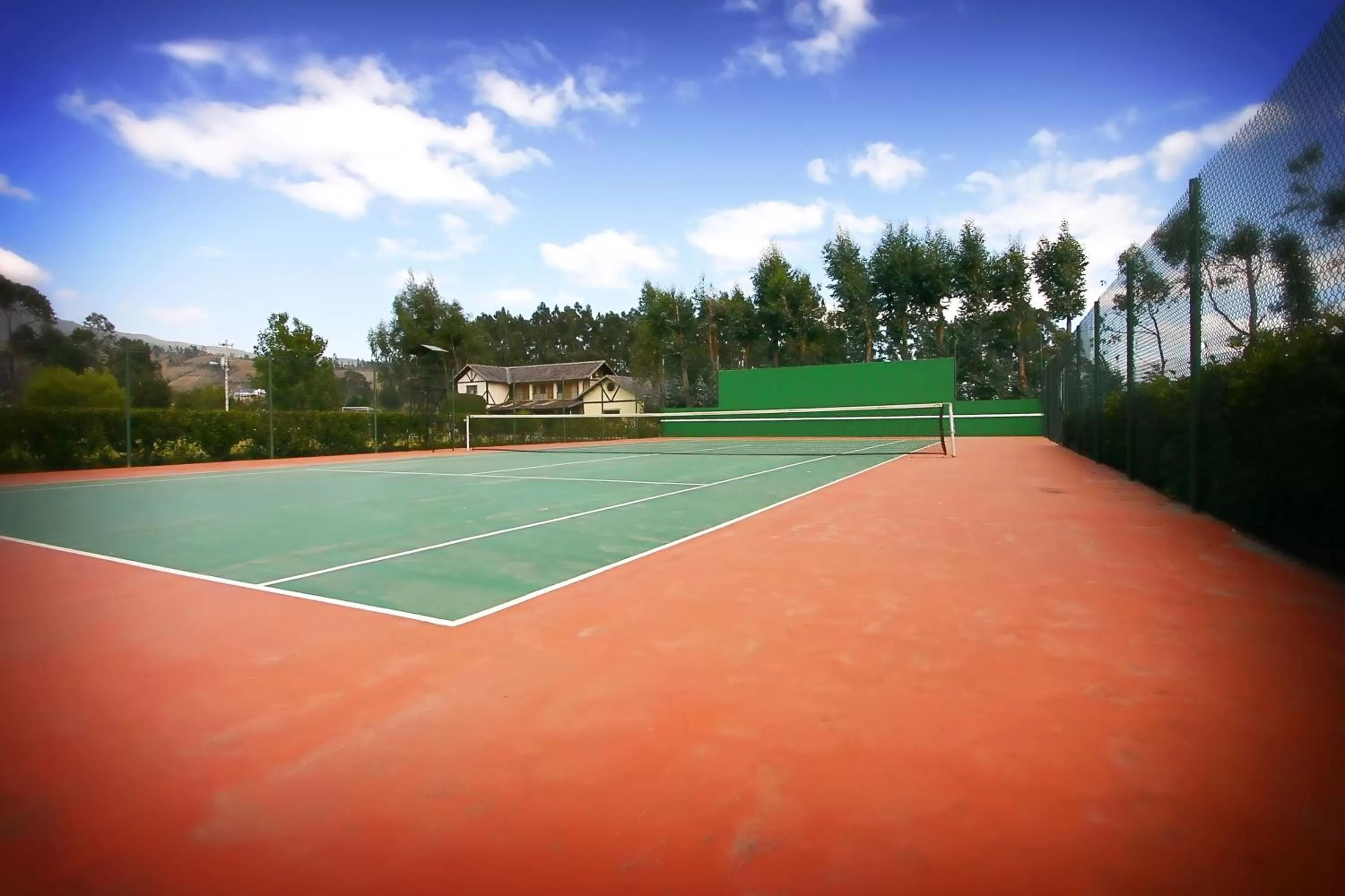 Tennis court in Puertolago Country Inn & Resort