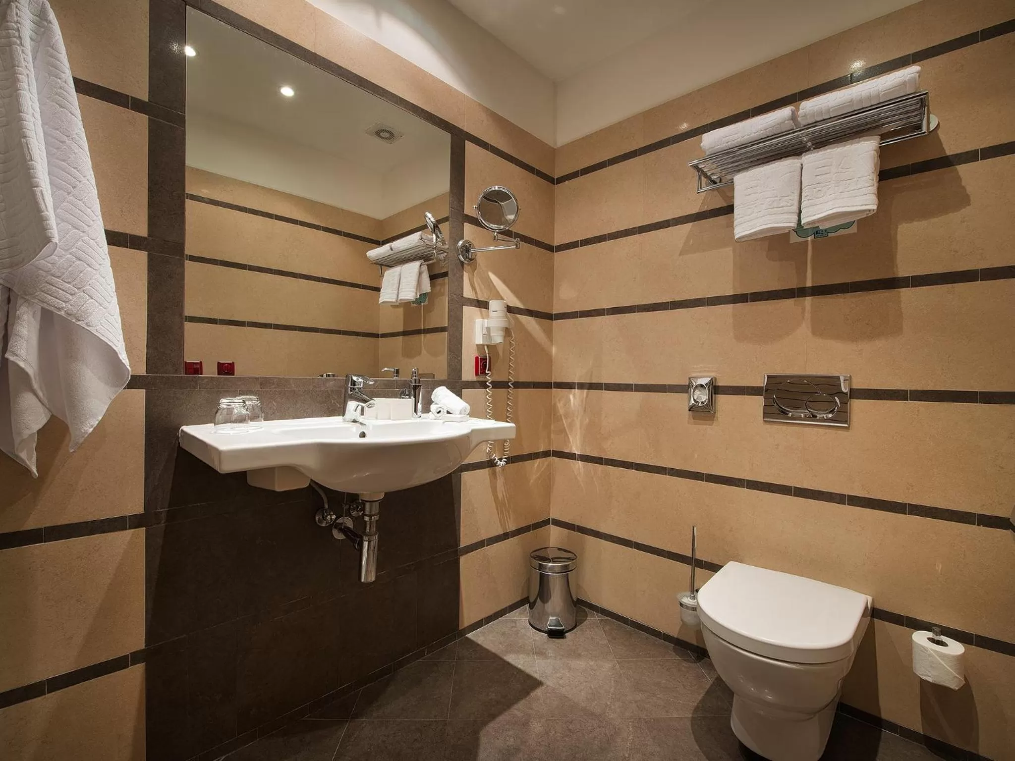 Double or Twin Room in EA Hotel Downtown