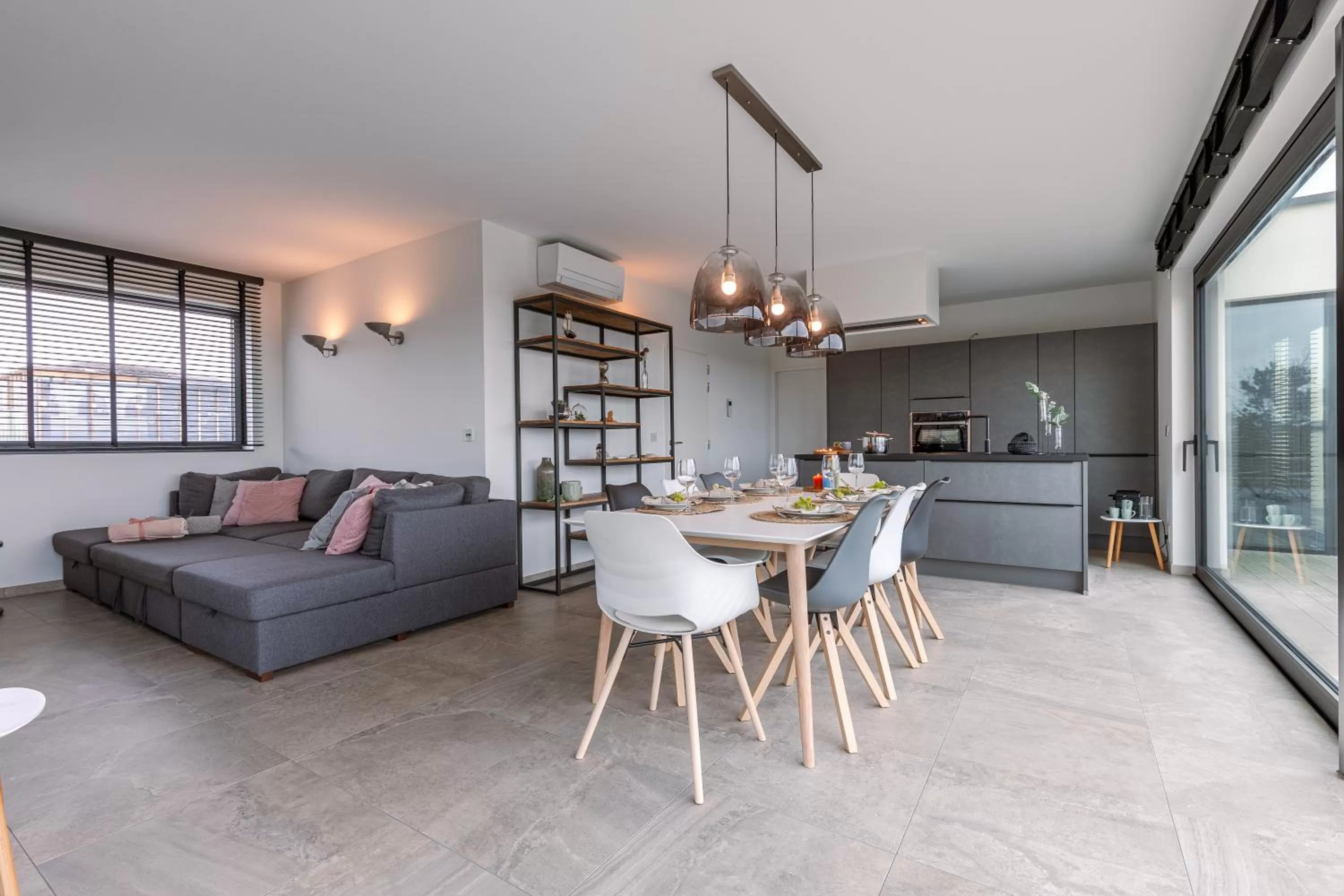 Dining Area in Whaaw Westende-bad