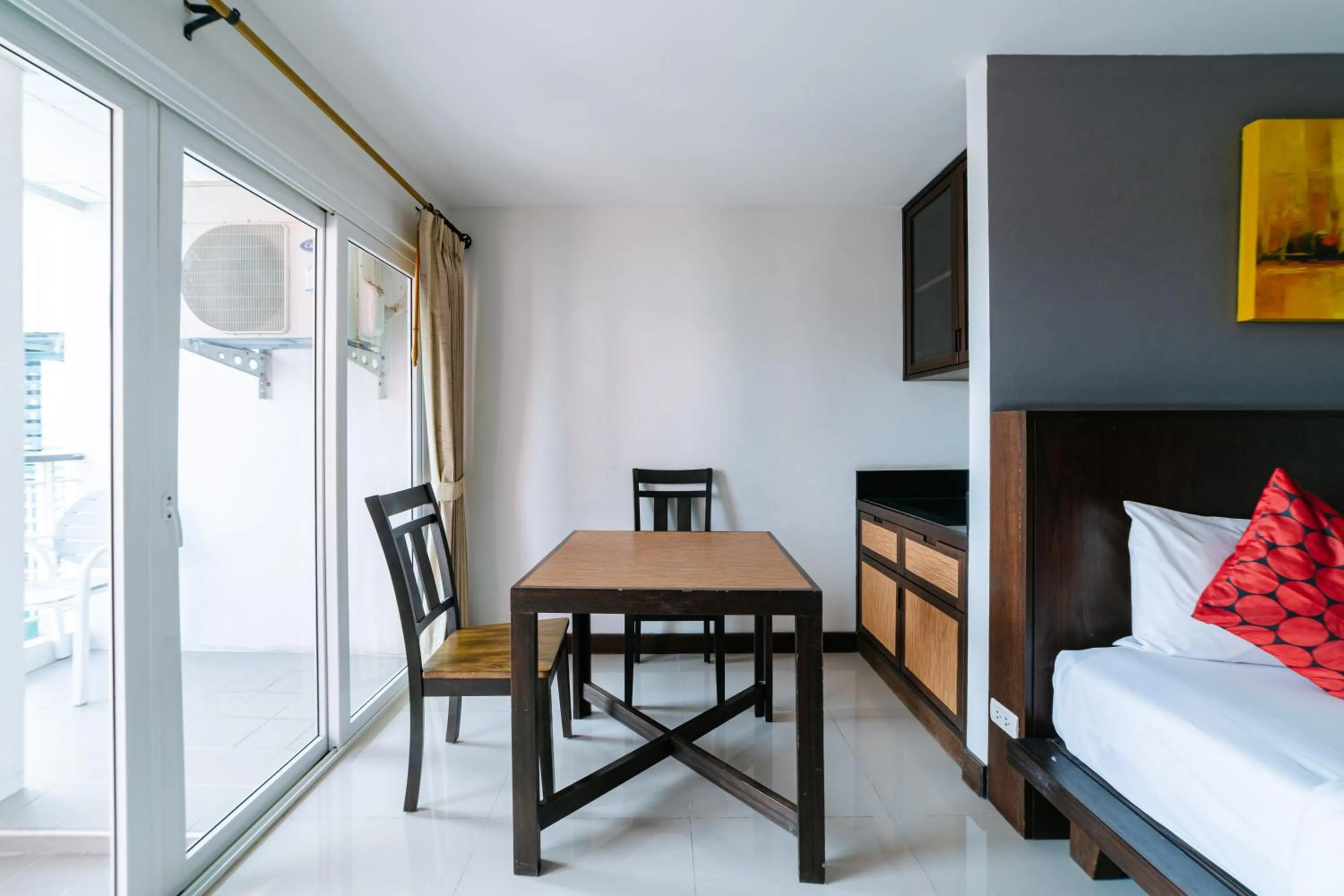 Guests, Bed in Ratana Hotel Sakdidet, PHUKET TOWN